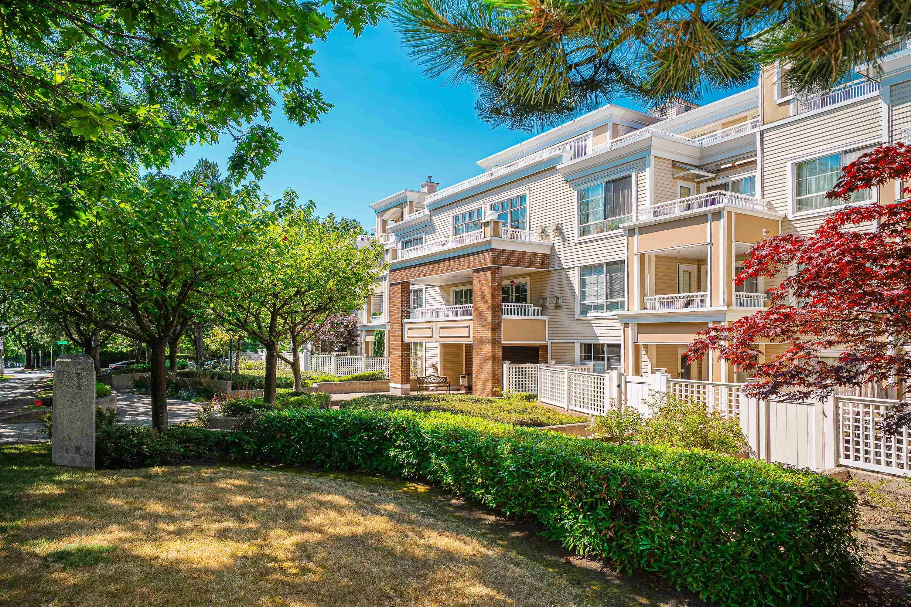 211 7117 Antrim Avenue