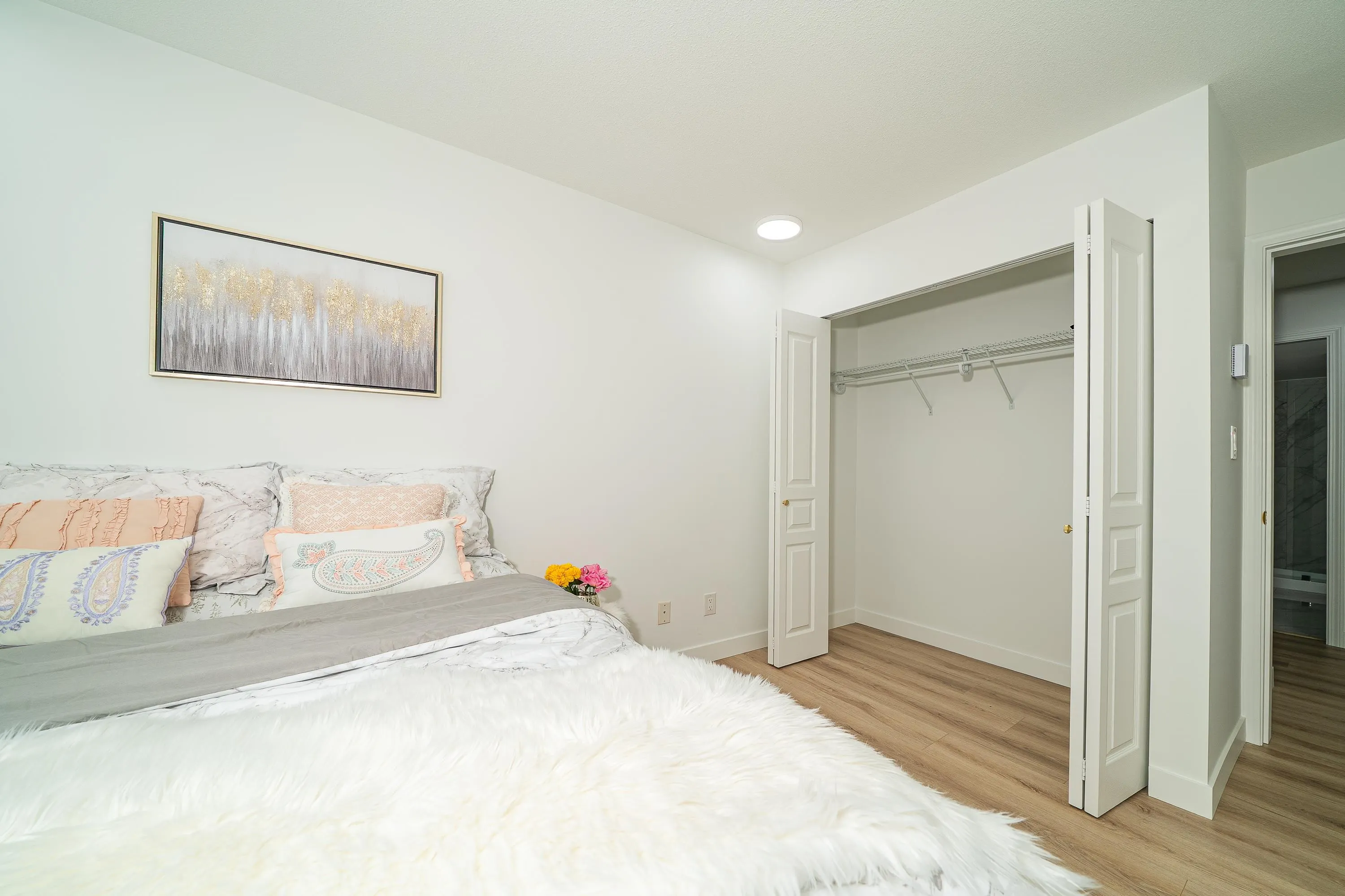 211 7117 Antrim Avenue