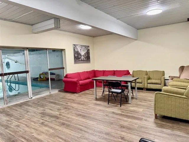 208 815 Fourth Avenue