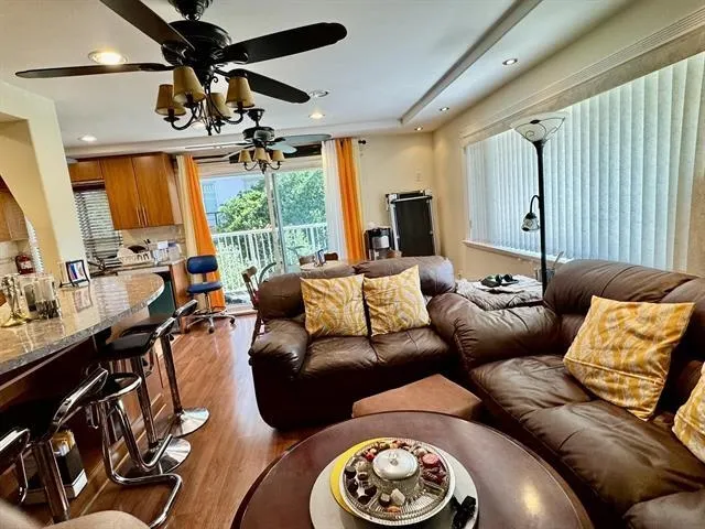 208 815 Fourth Avenue