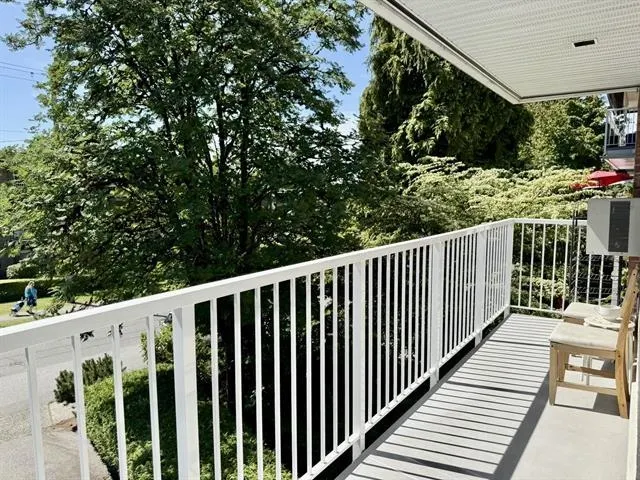 208 815 Fourth Avenue