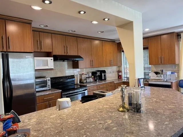 208 815 Fourth Avenue