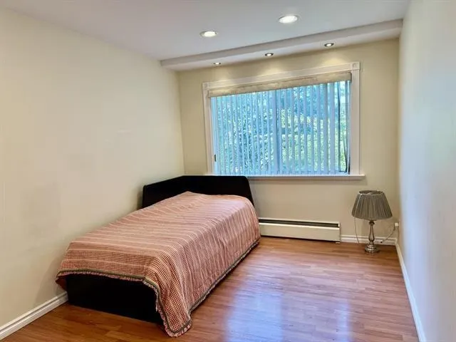 208 815 Fourth Avenue