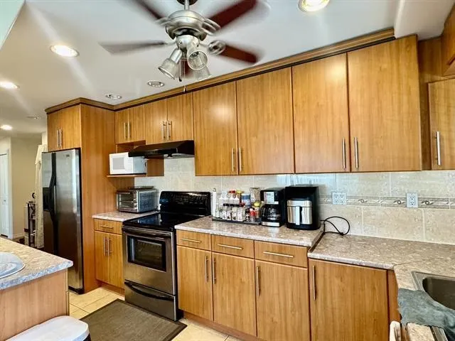 208 815 Fourth Avenue