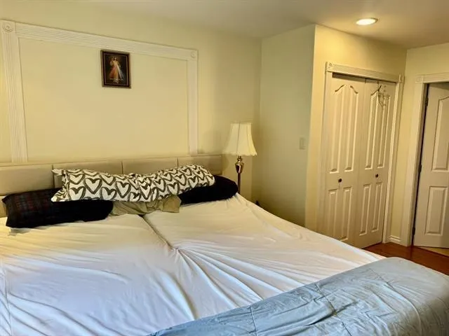 208 815 Fourth Avenue