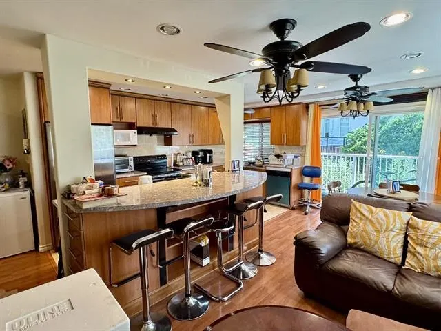 208 815 Fourth Avenue