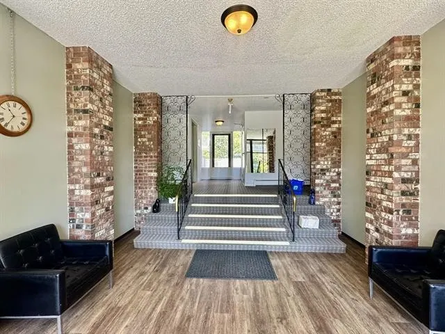 208 815 Fourth Avenue