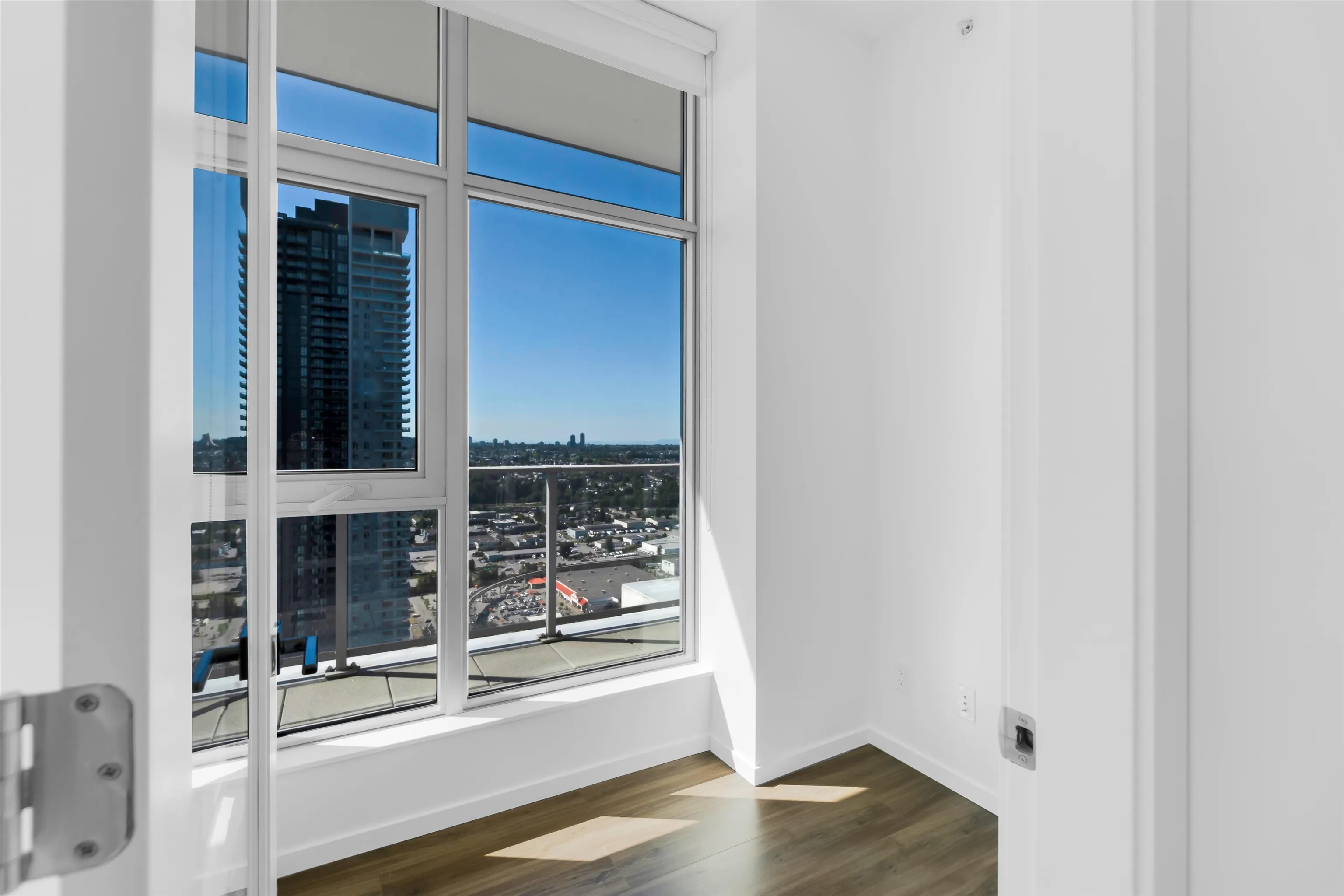 4402 1888 Gilmore Avenue