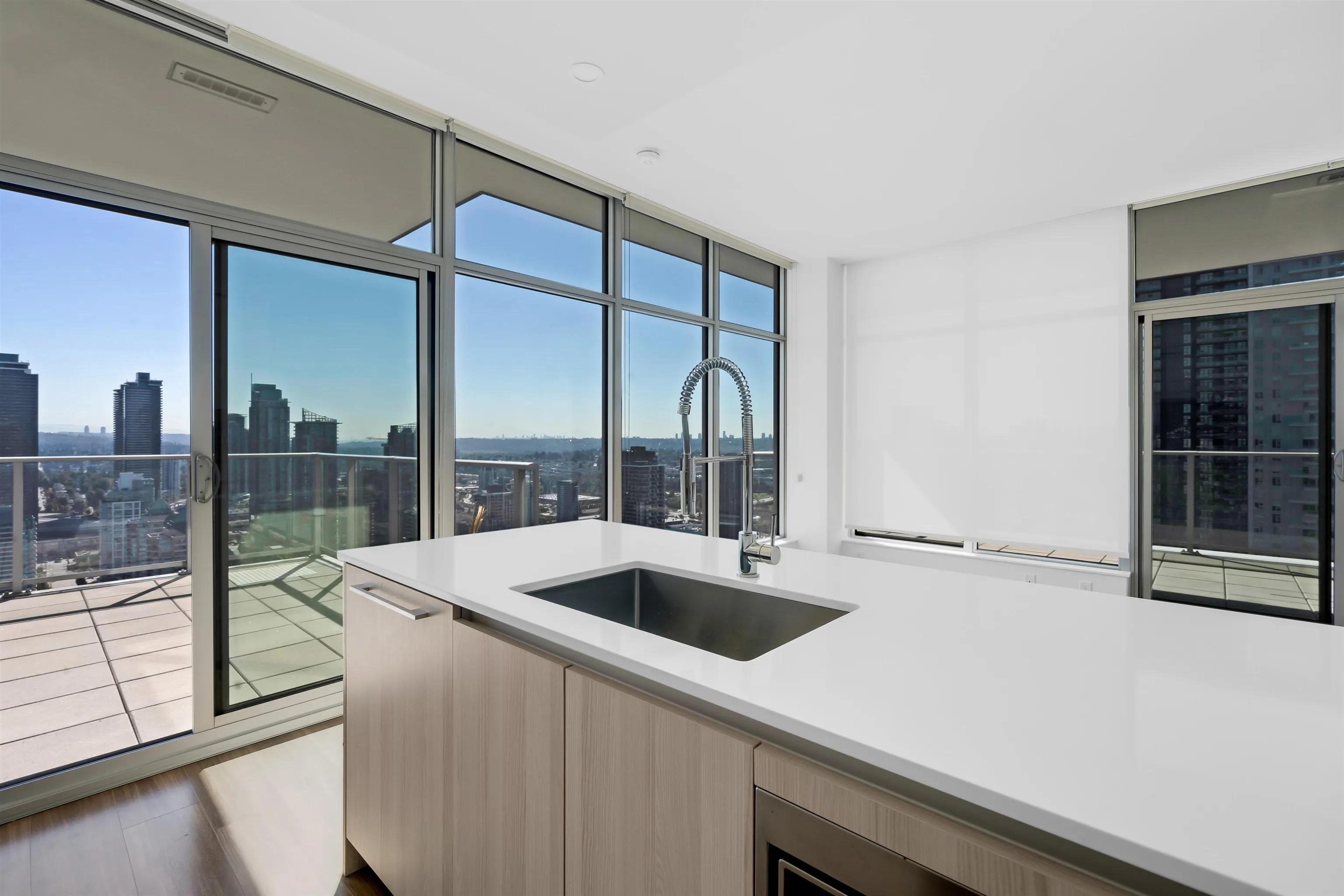 4402 1888 Gilmore Avenue