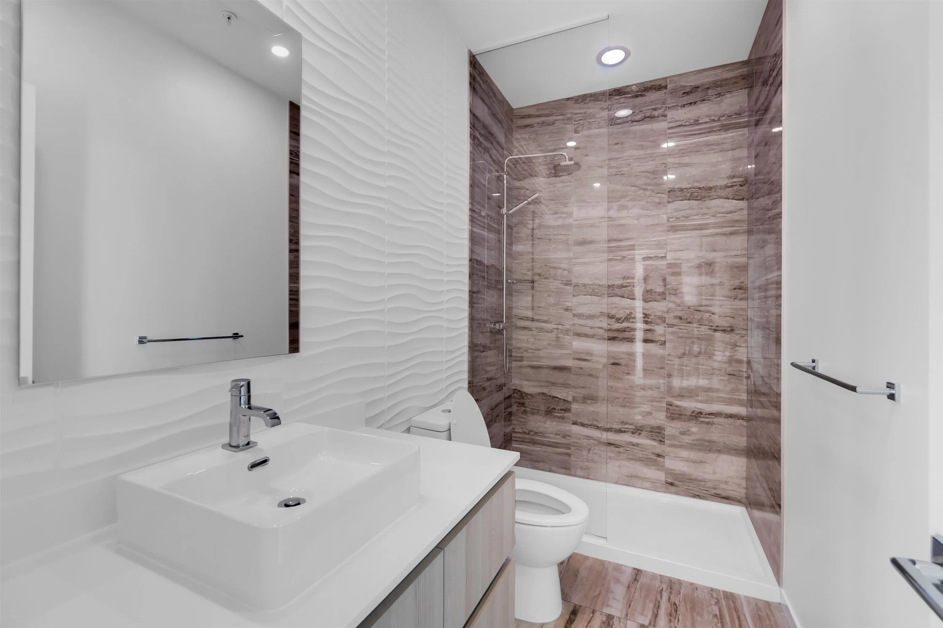 4402 1888 Gilmore Avenue