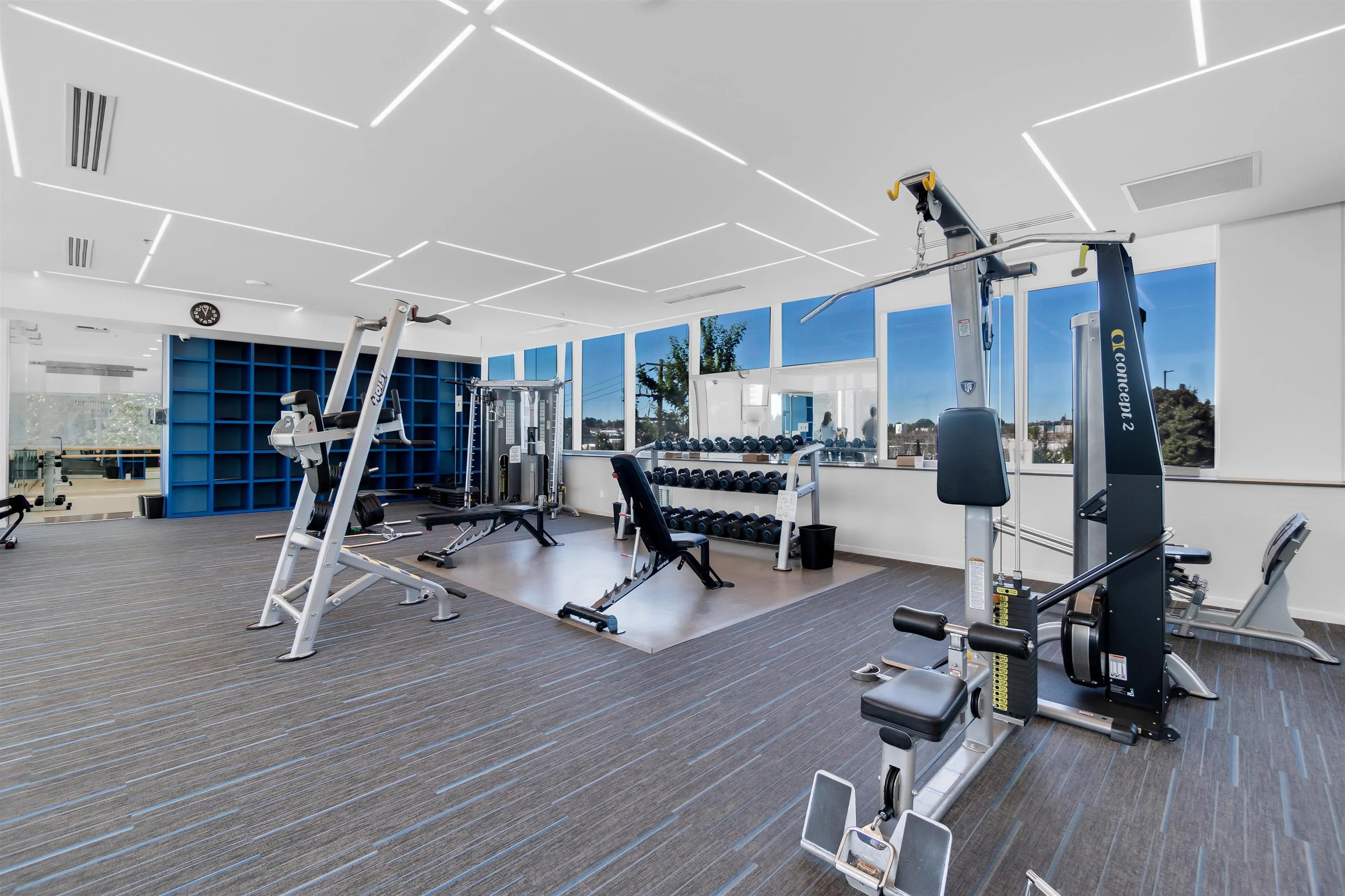 4402 1888 Gilmore Avenue