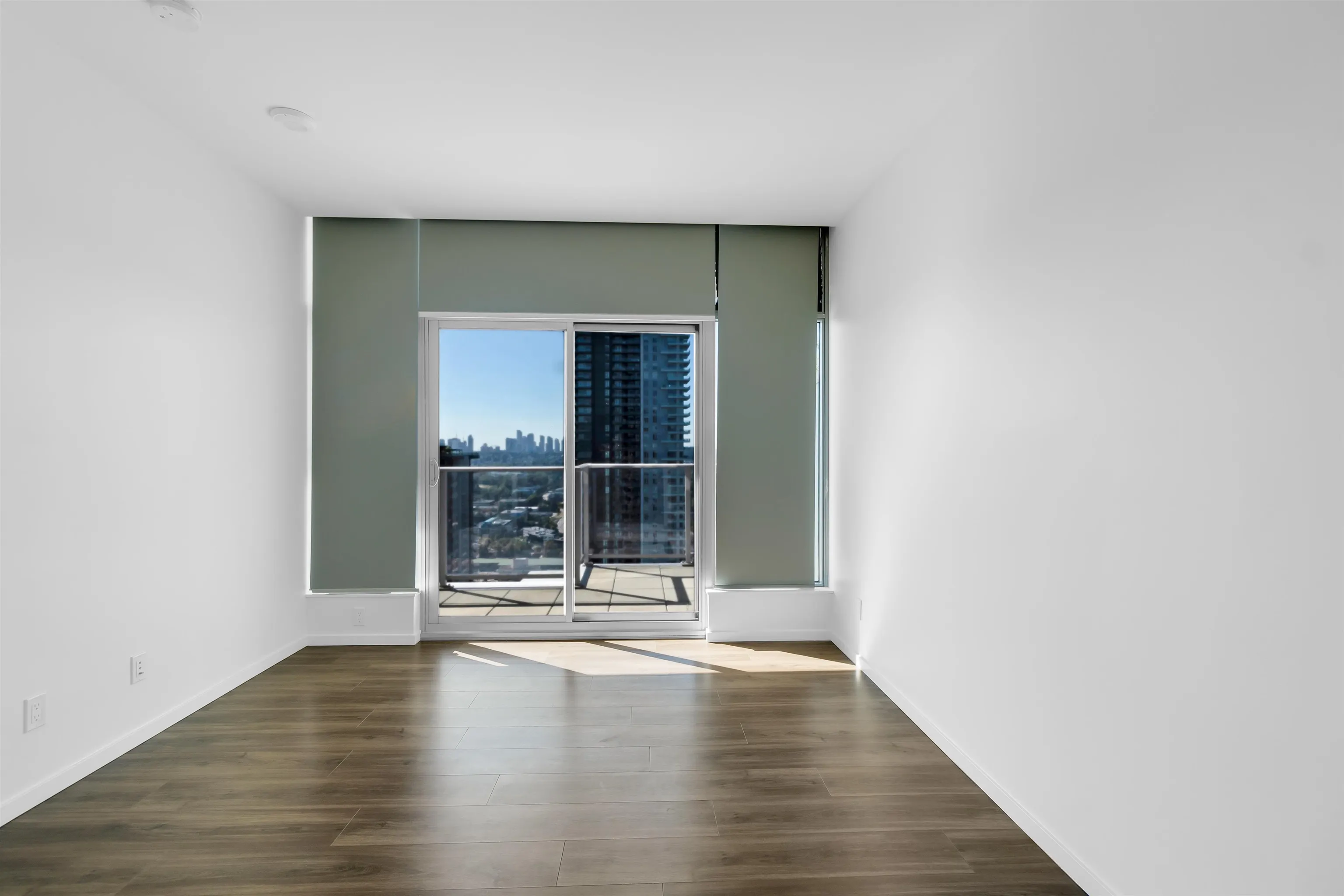 4402 1888 Gilmore Avenue