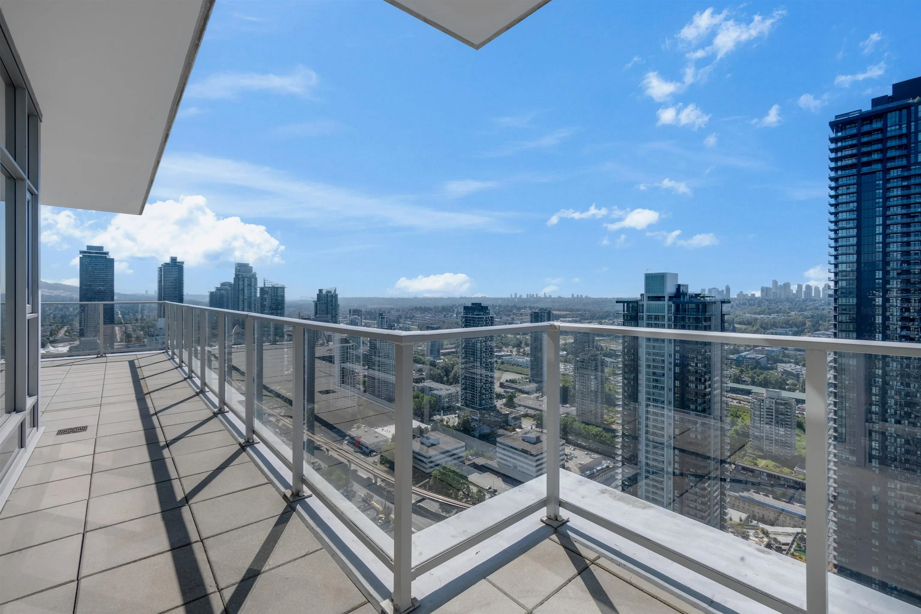 4402 1888 Gilmore Avenue