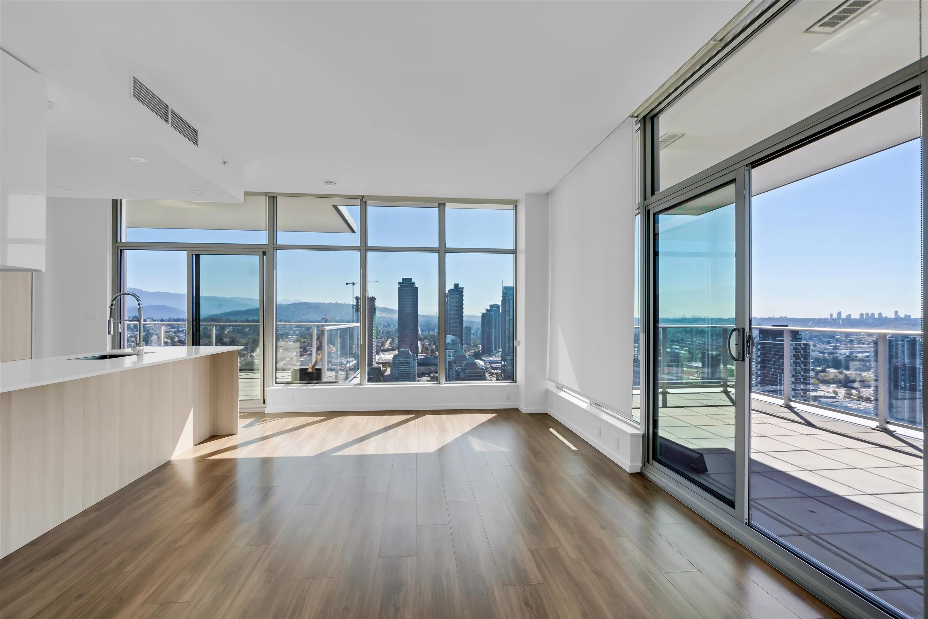 4402 1888 Gilmore Avenue