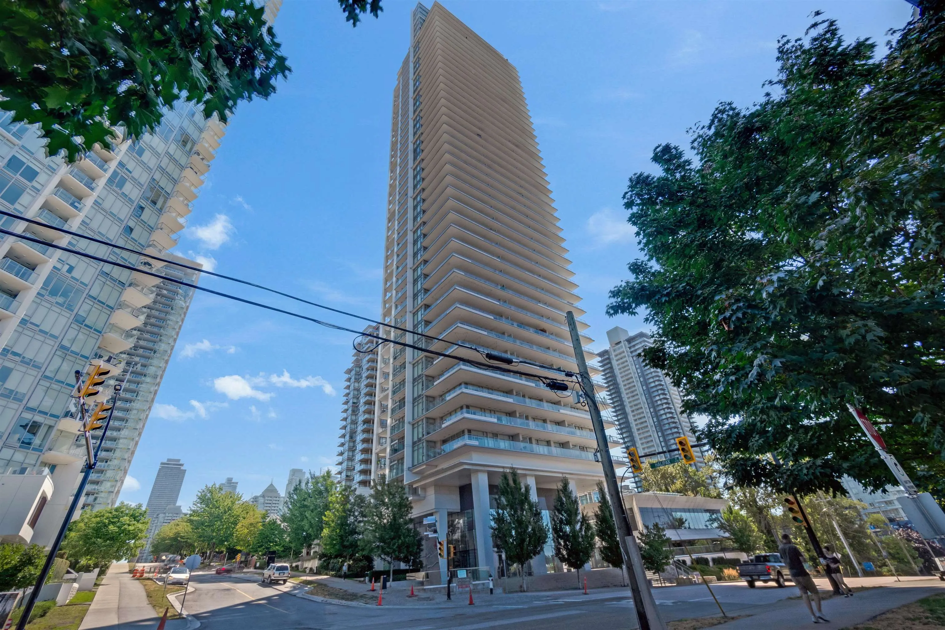 4402 1888 Gilmore Avenue