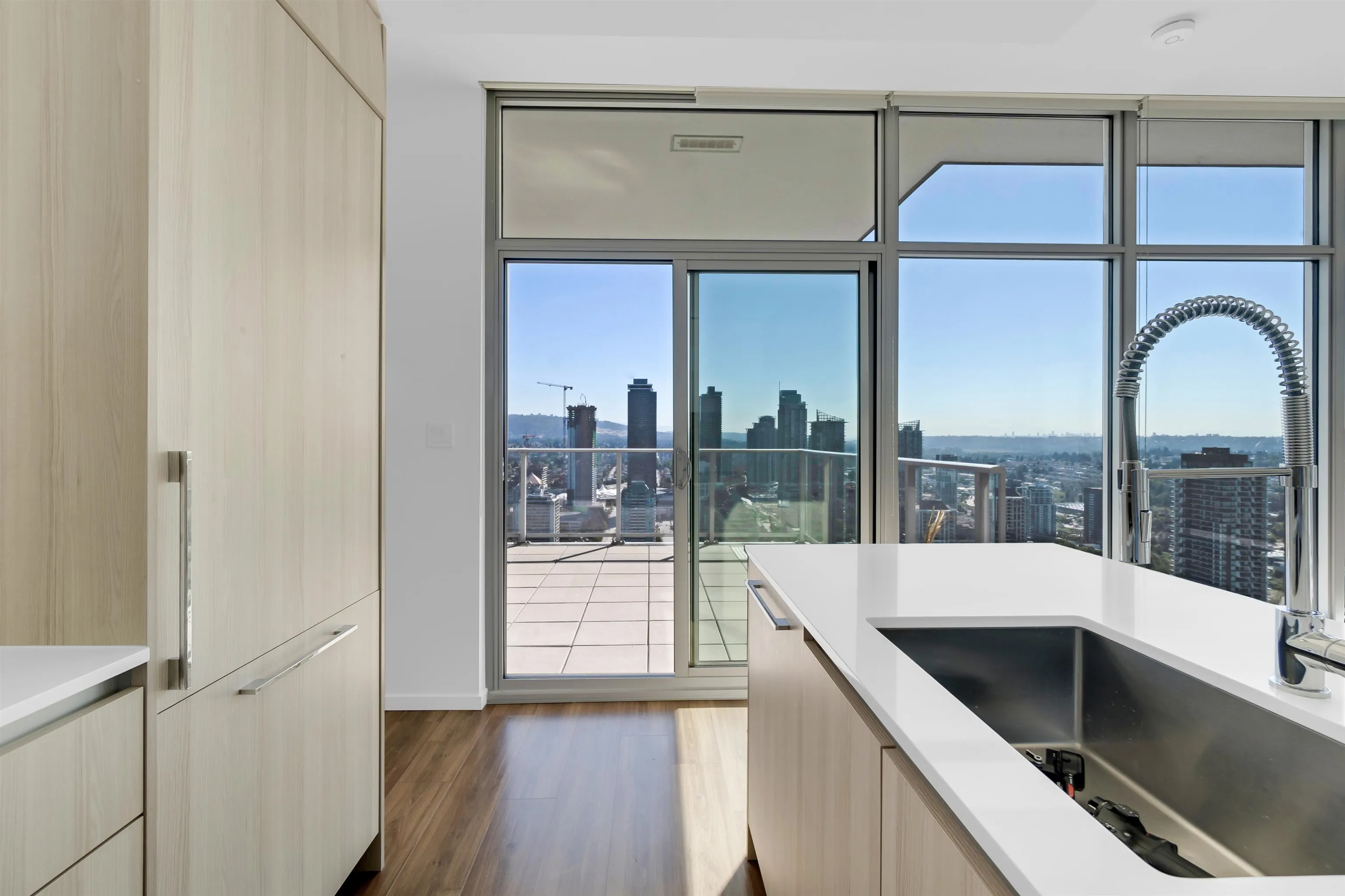 4402 1888 Gilmore Avenue