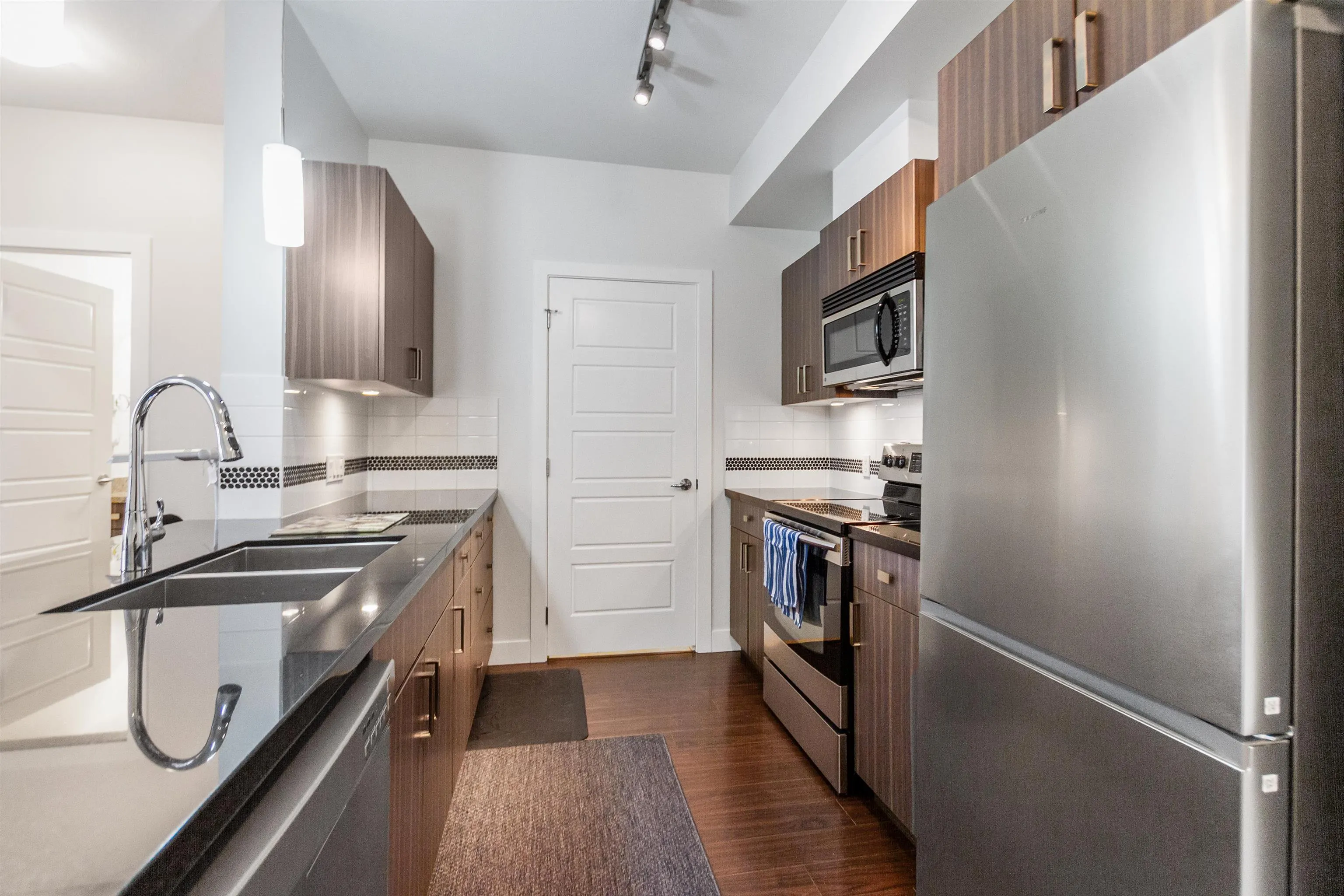 210 20219 54a Avenue