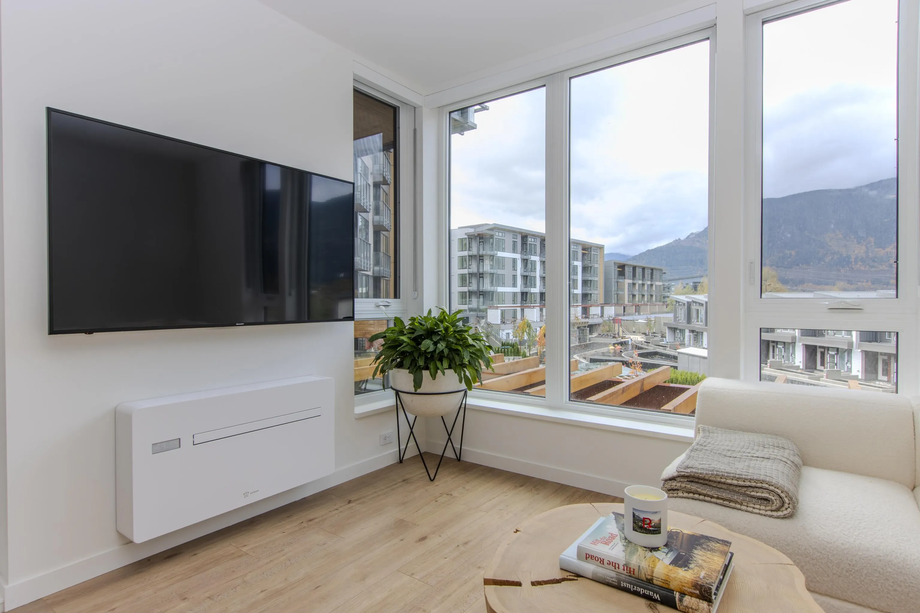 303 1500 Scott Crescent