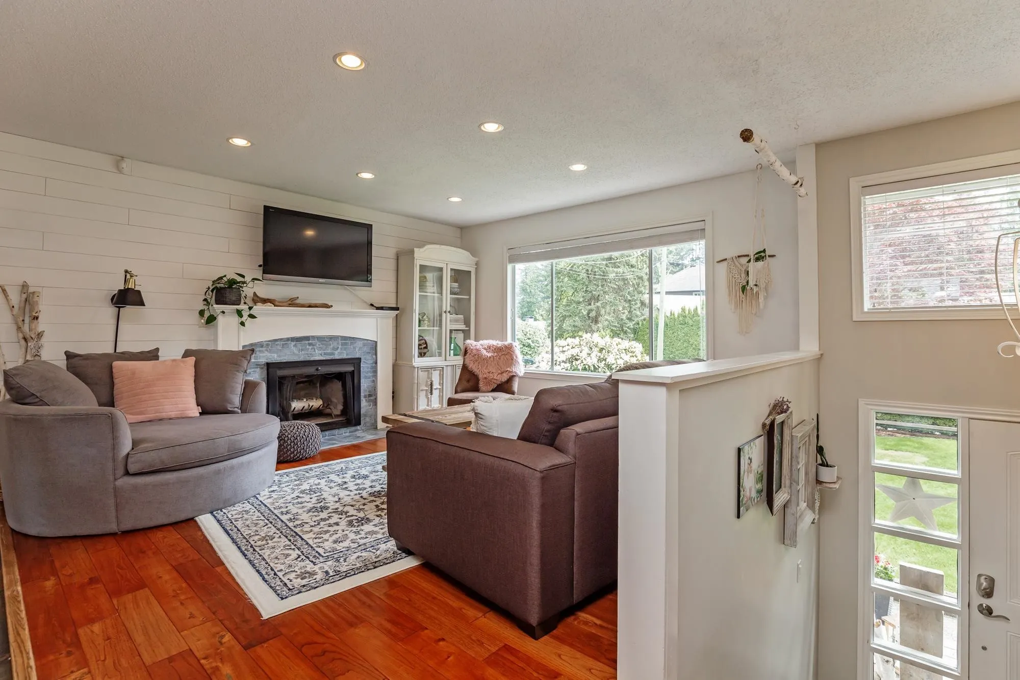 2837 Cambridge Street