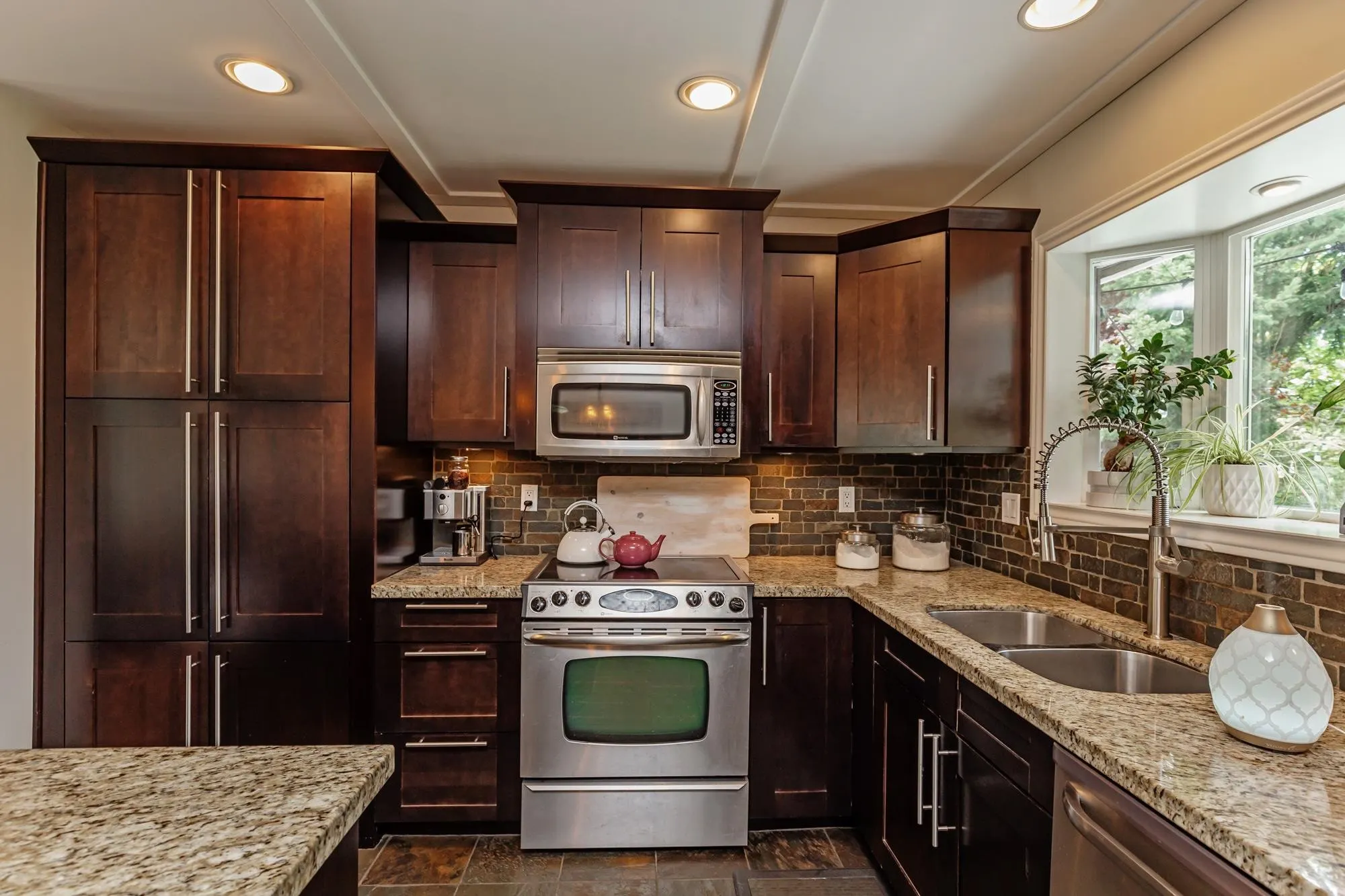 2837 Cambridge Street