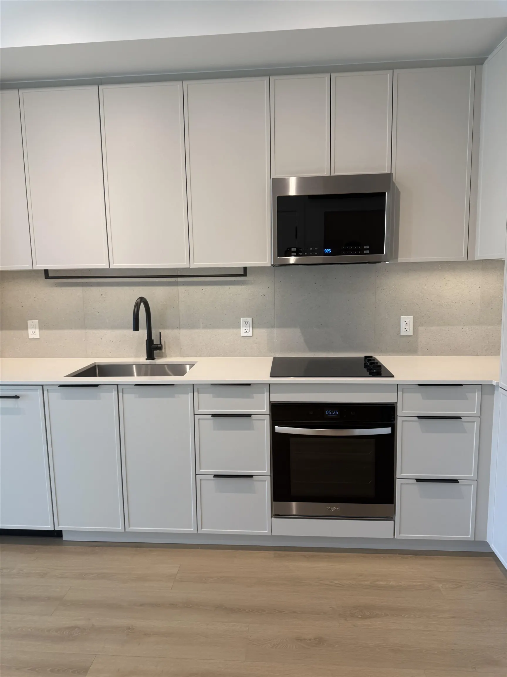 404 3075 Murray Street