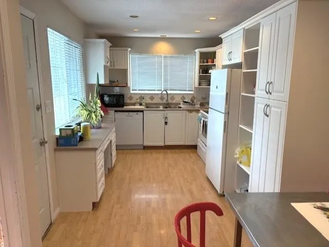 6811 Riverdale Drive