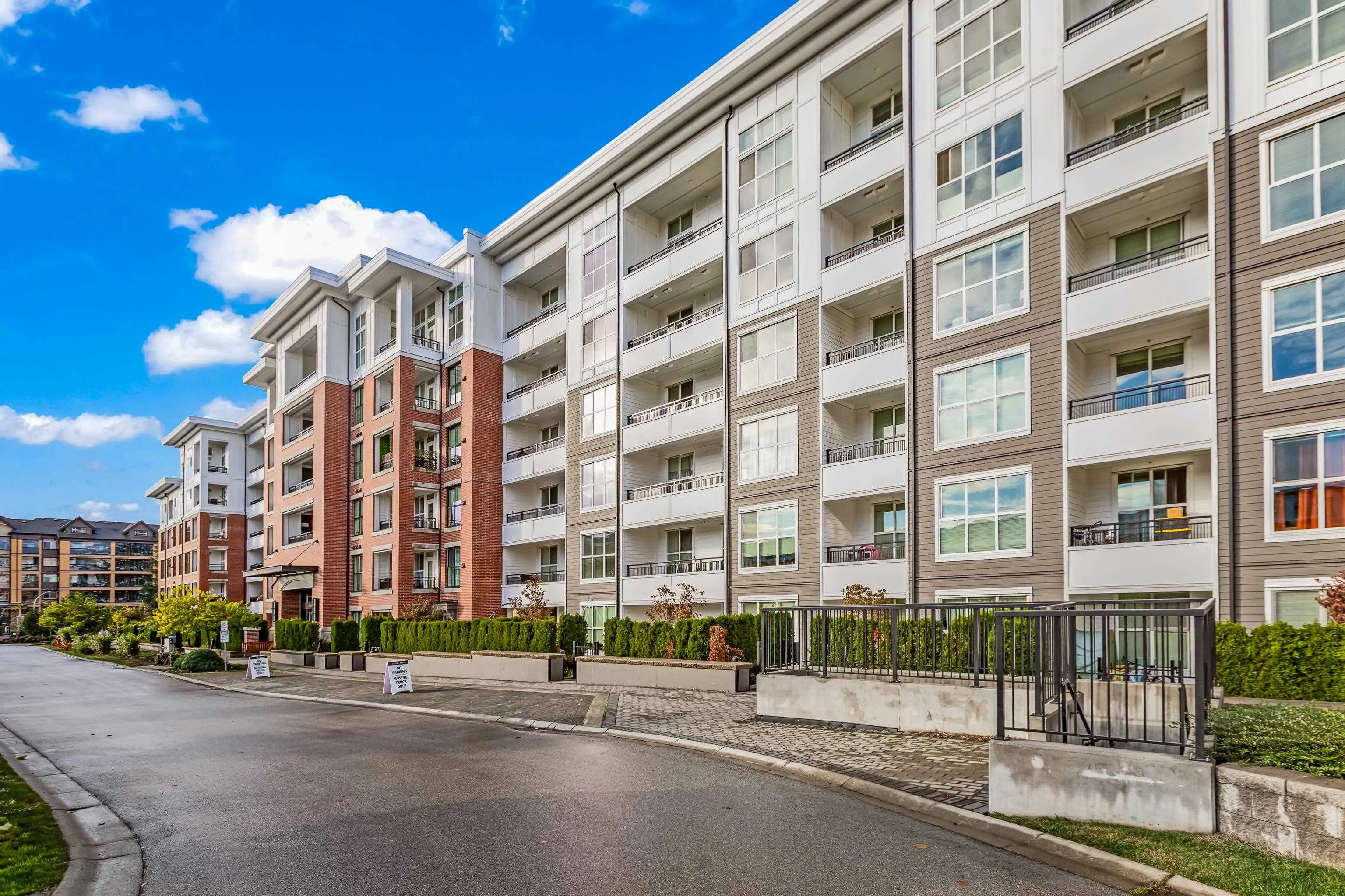 B319 8150 207 Street