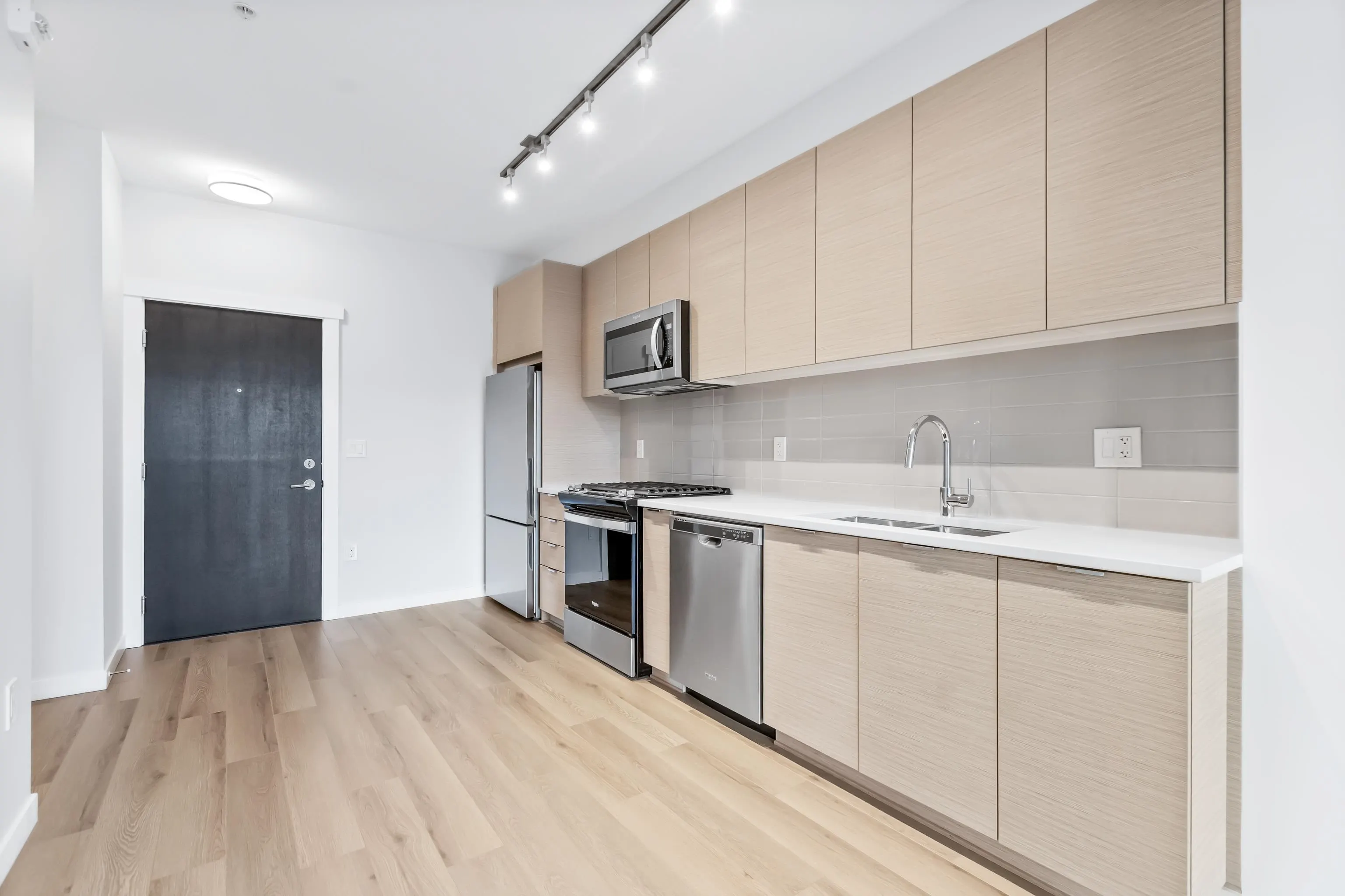 B319 8150 207 Street