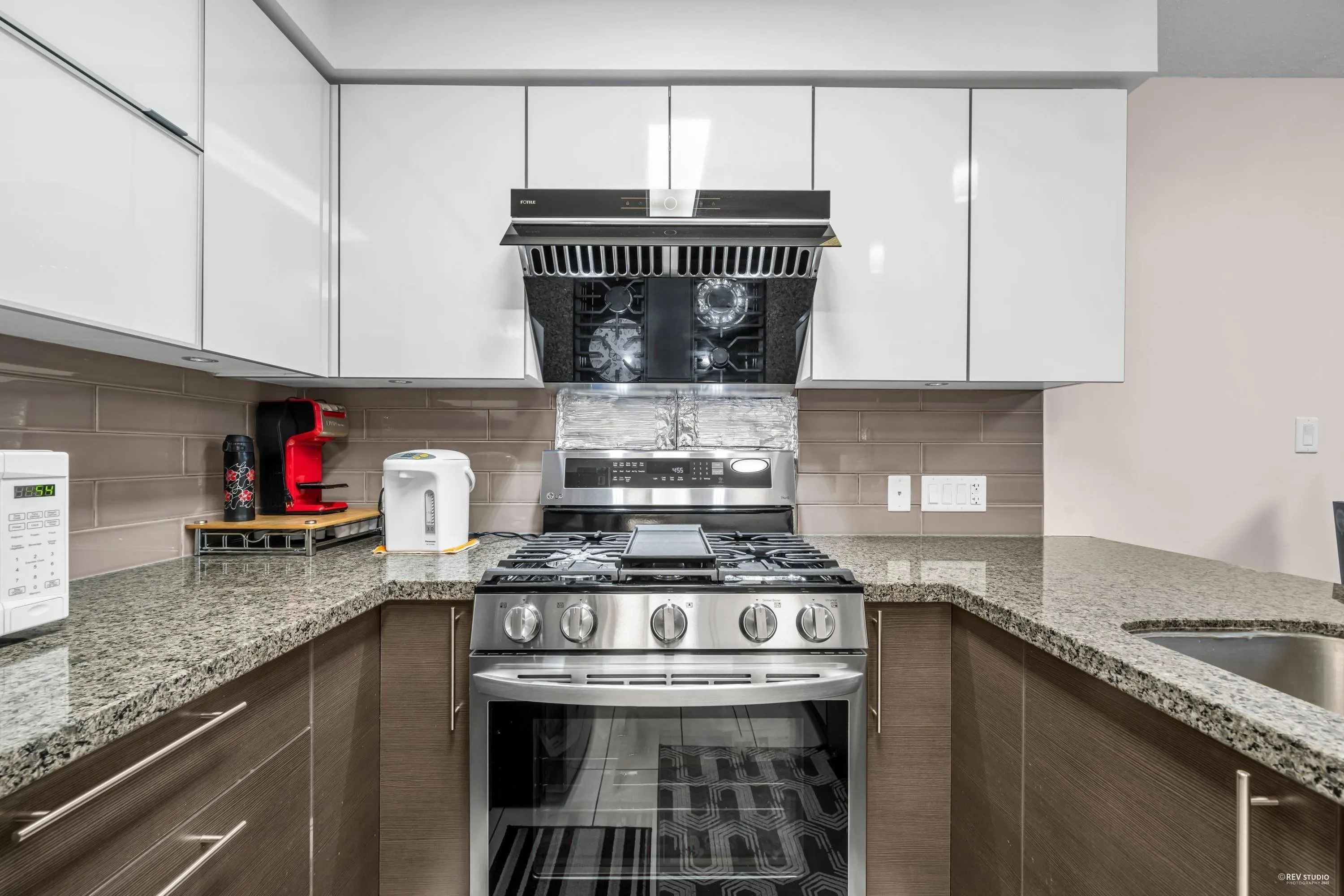 509 6733 Buswell Street