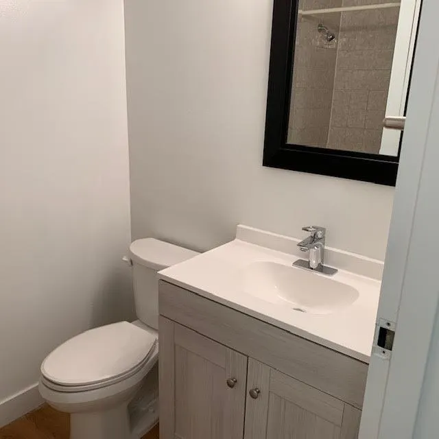 207 8700 Ackroyd Road