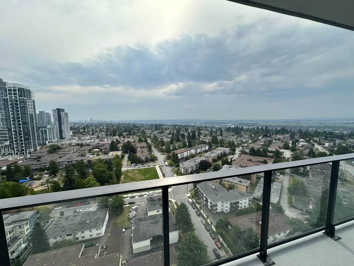 2210 6468 Willingdon Avenue