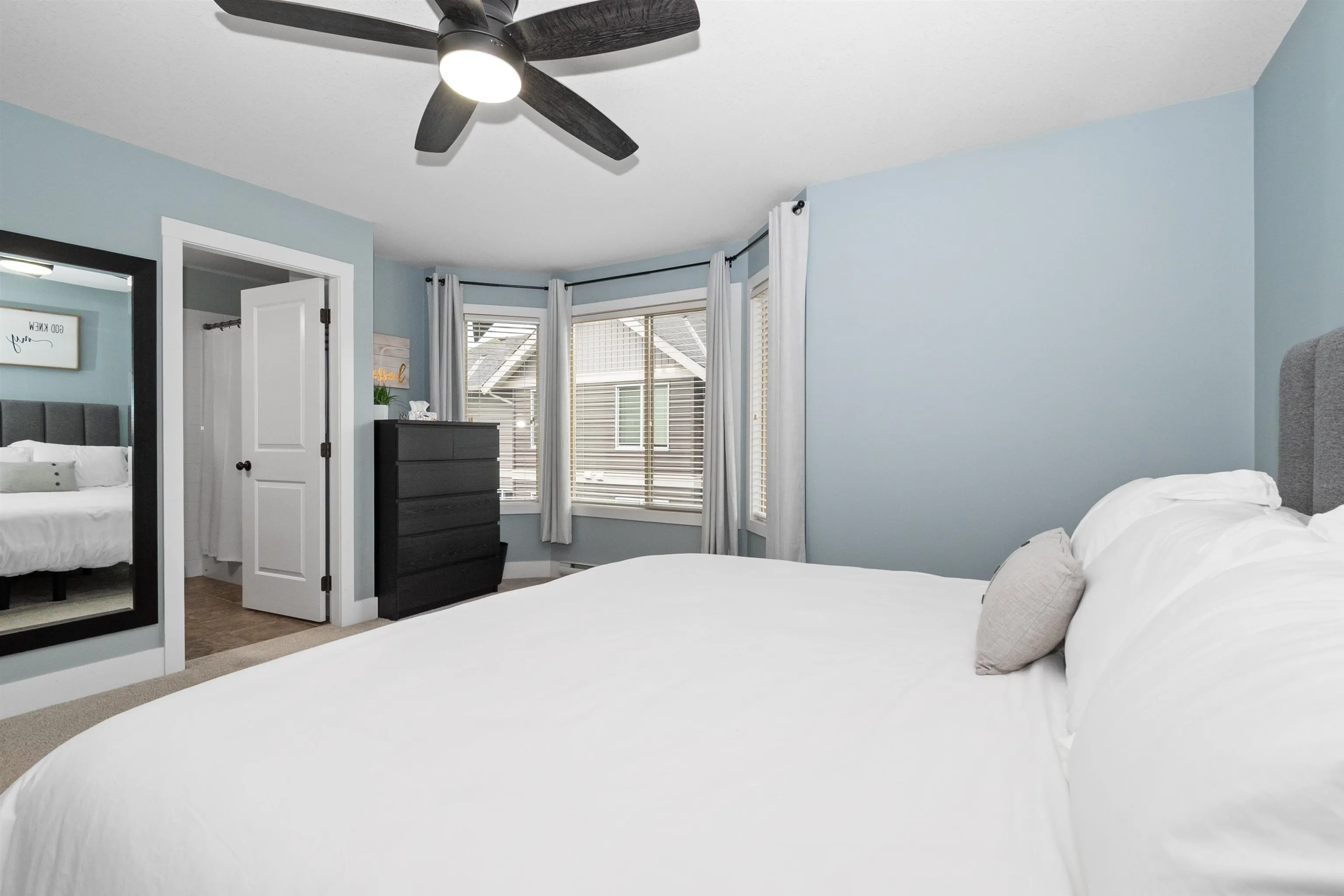 2 9280 Broadway Street