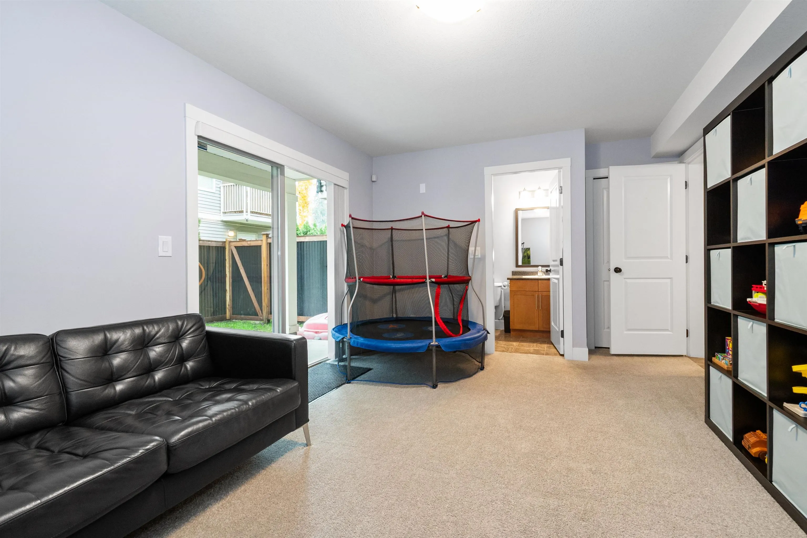 2 9280 Broadway Street