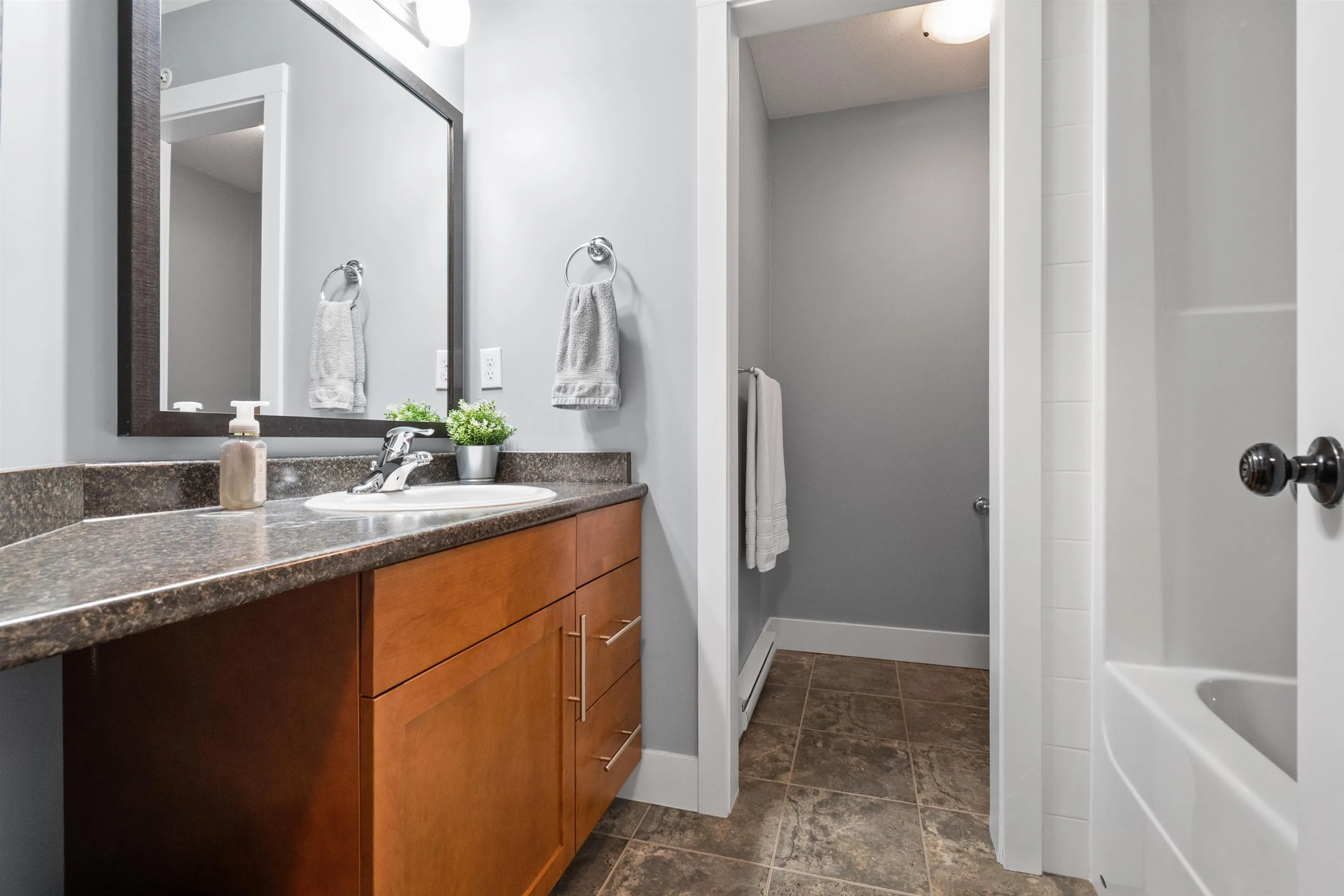 2 9280 Broadway Street