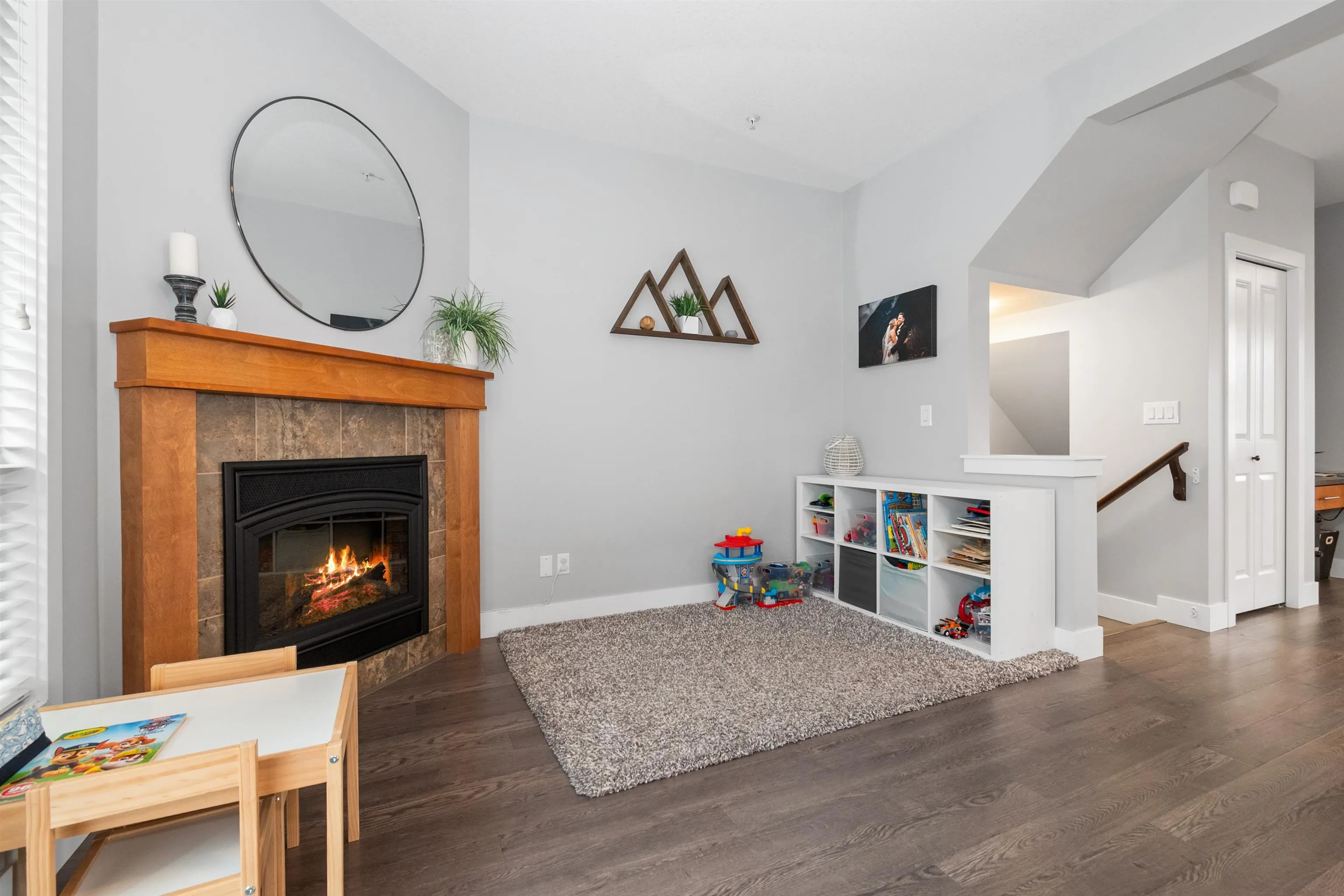 2 9280 Broadway Street