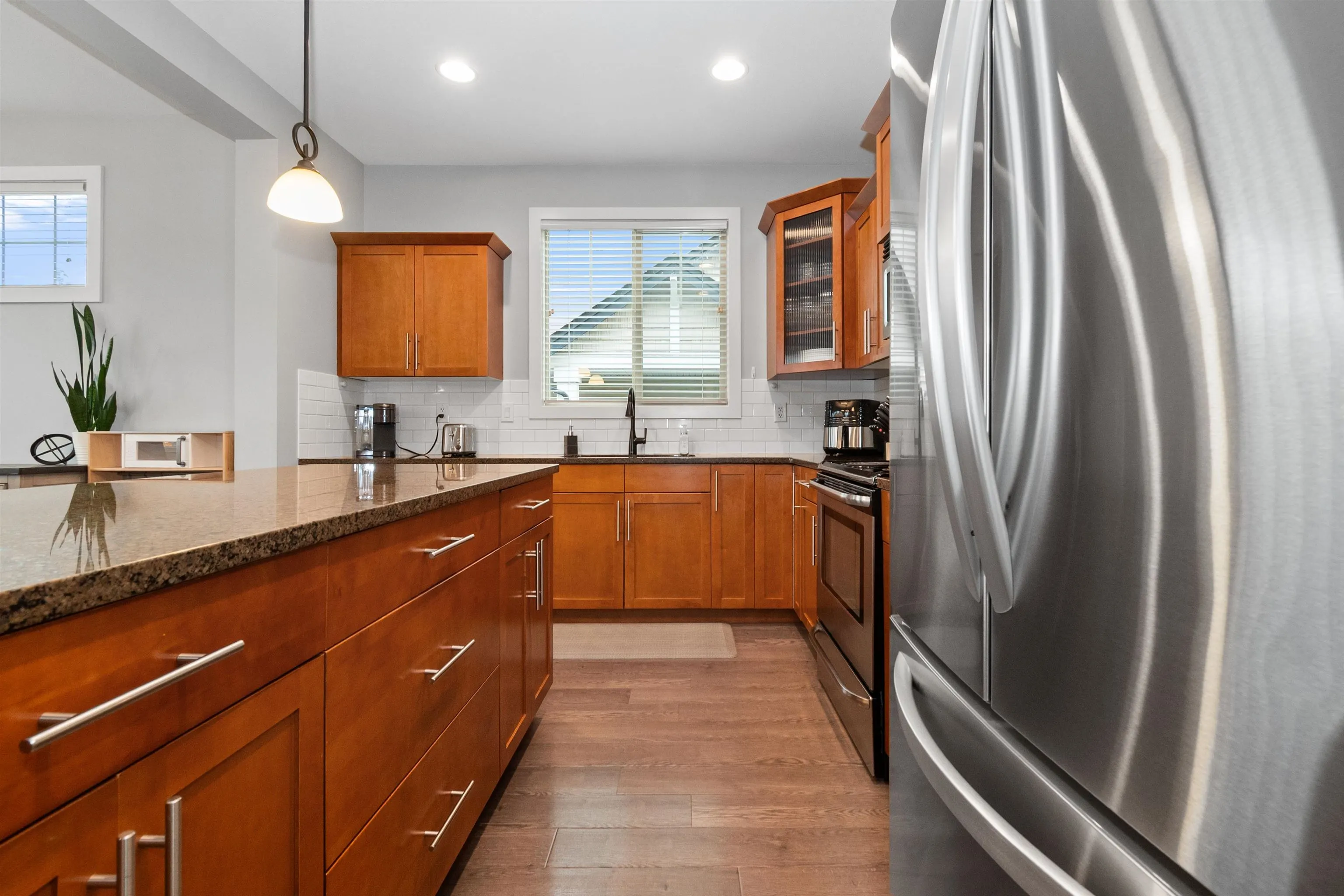 2 9280 Broadway Street