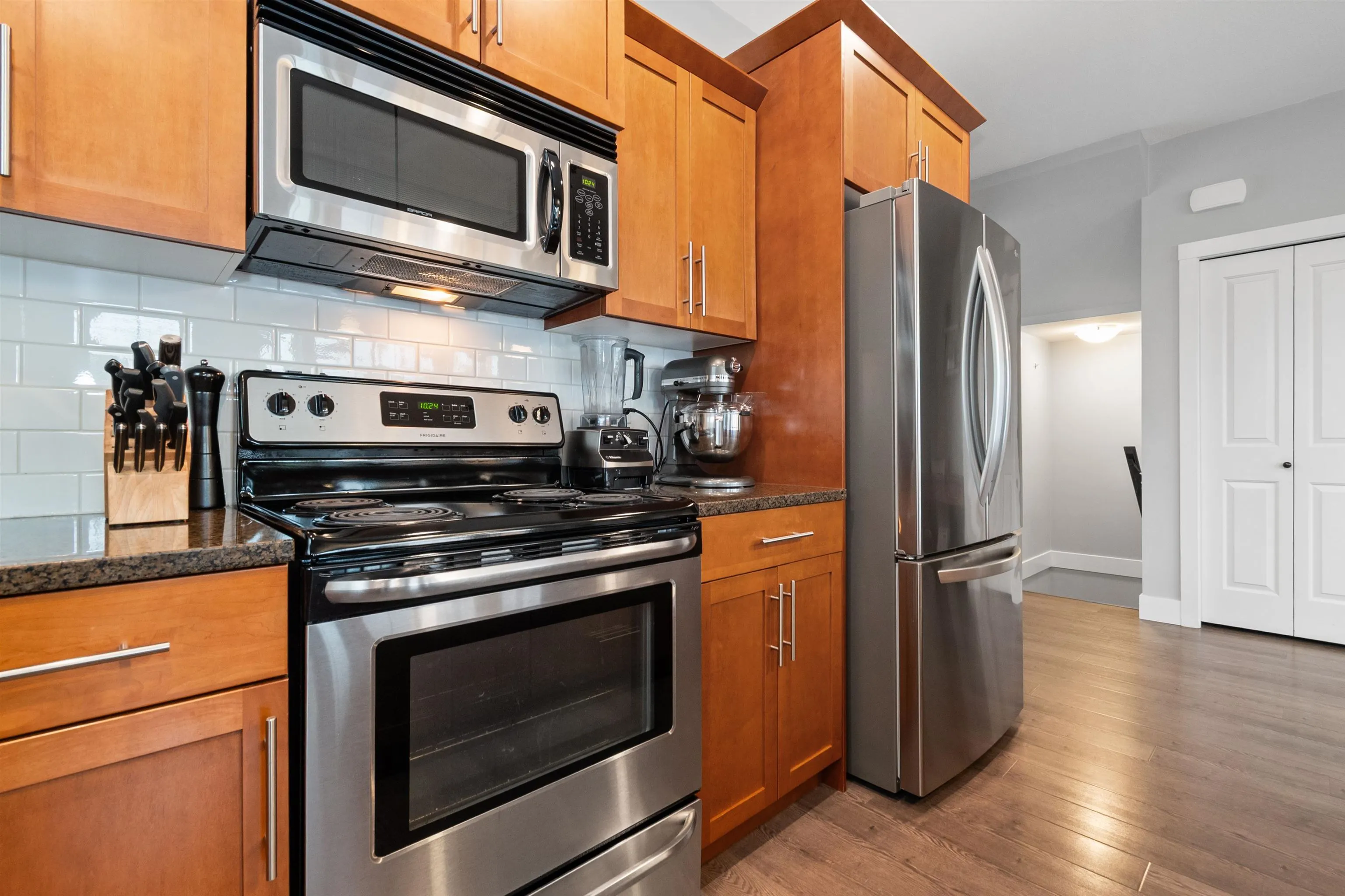 2 9280 Broadway Street