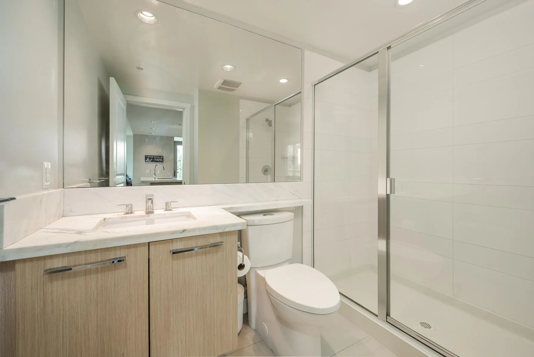 1508 3093 Windsor Gate