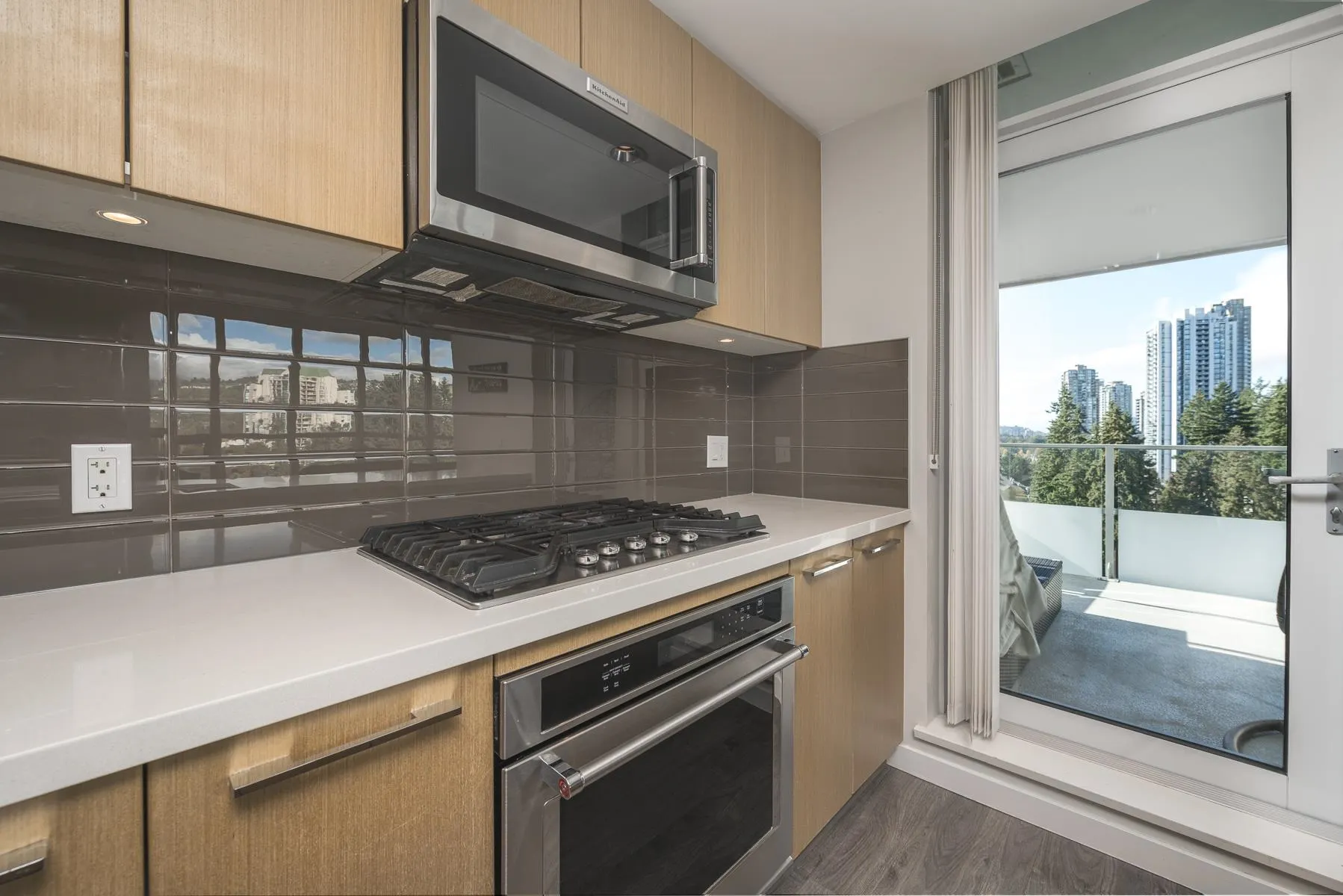 1508 3093 Windsor Gate