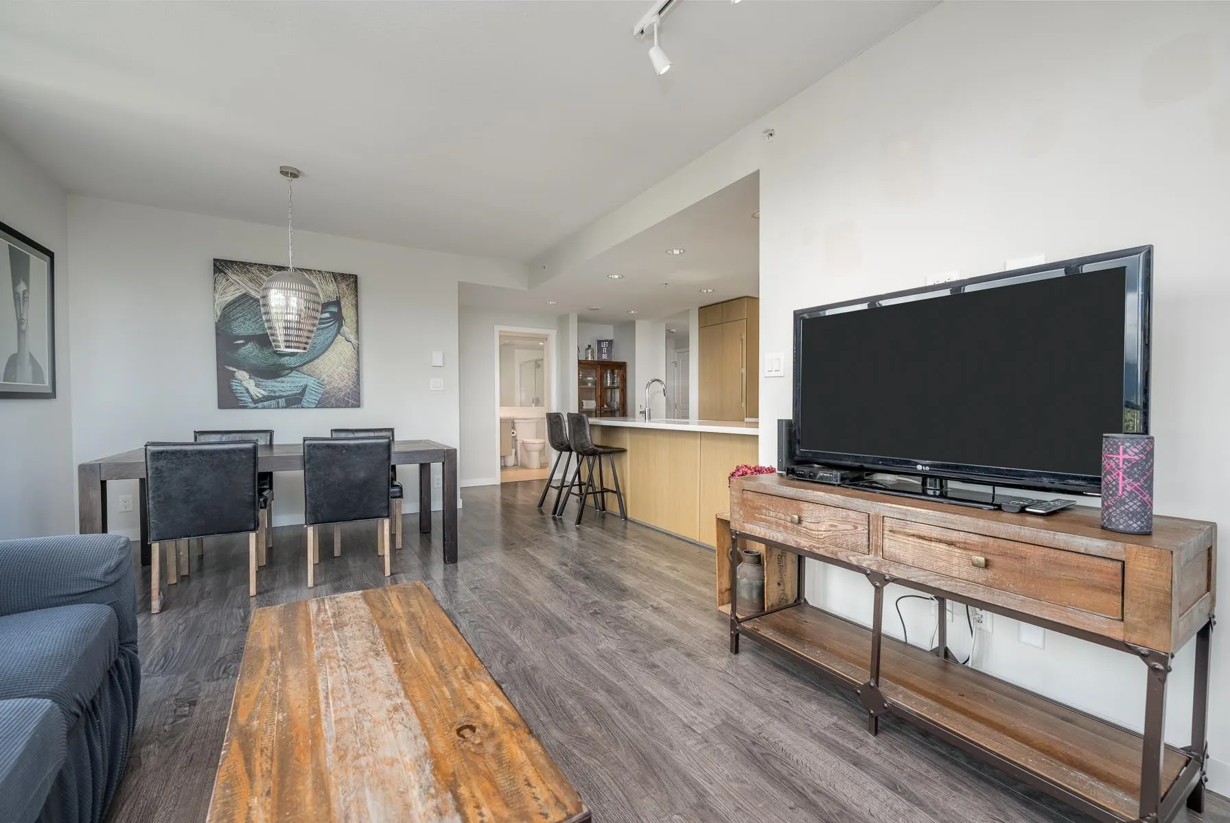 1508 3093 Windsor Gate