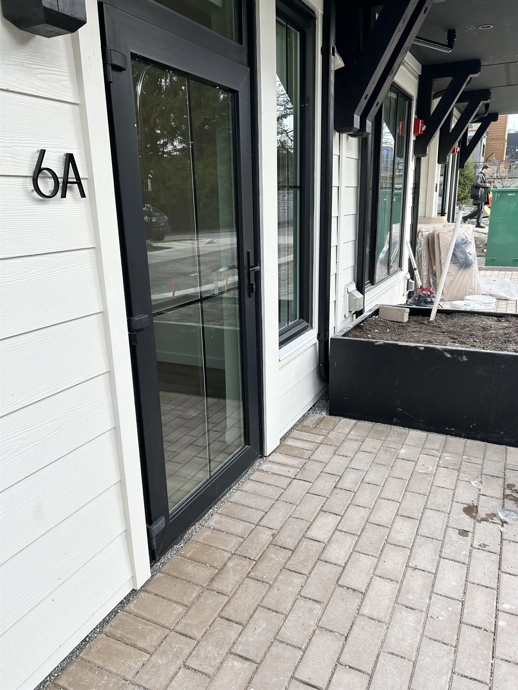 6 237 Ridgeway Avenue