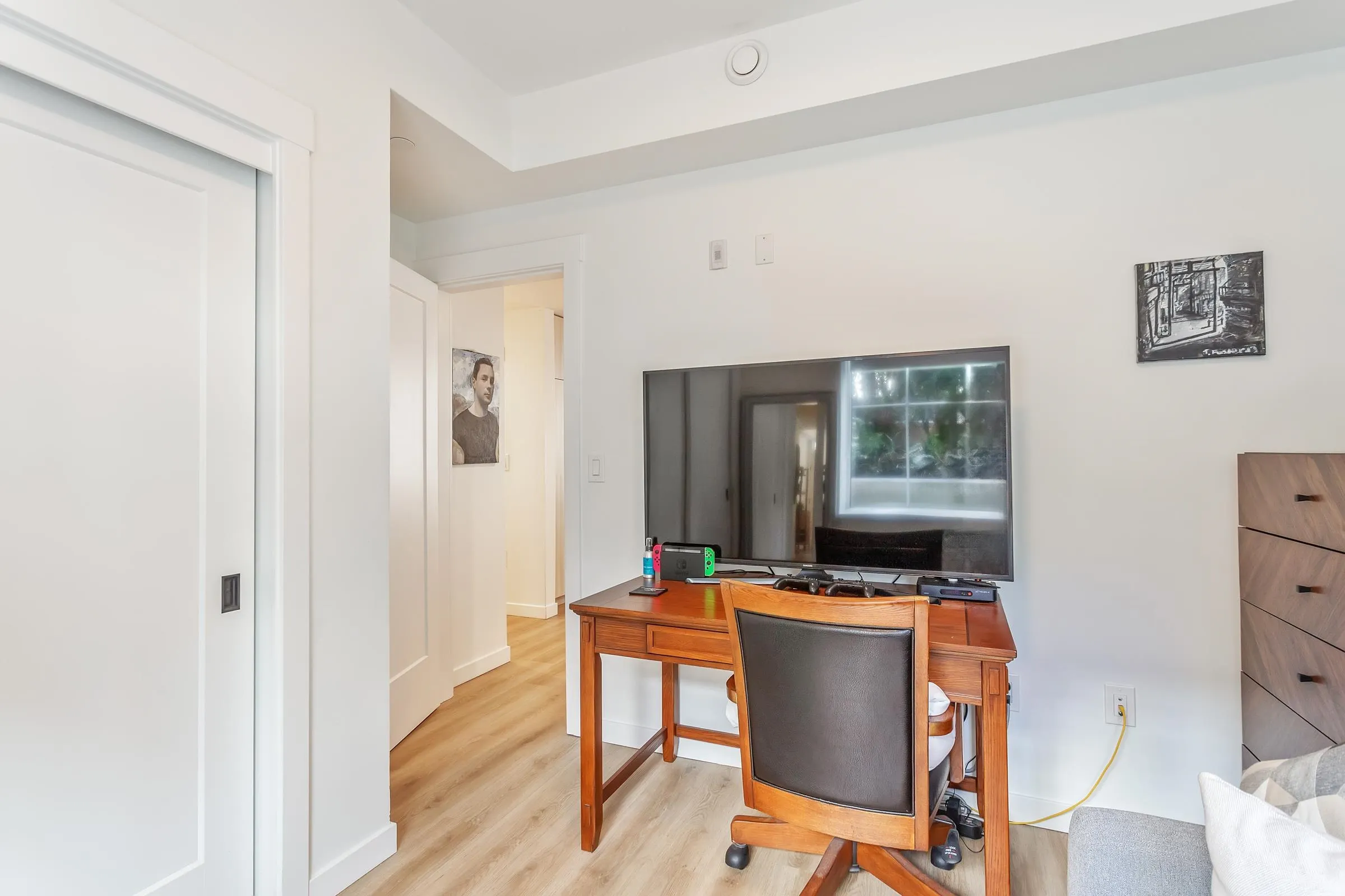 6 237 Ridgeway Avenue