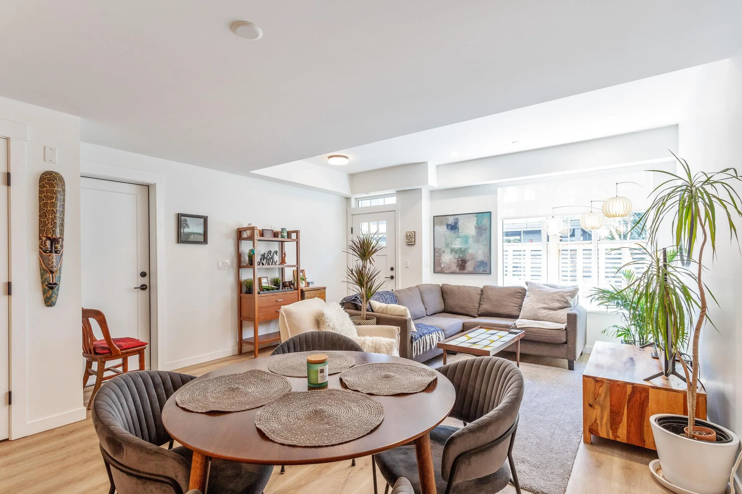 6 237 Ridgeway Avenue