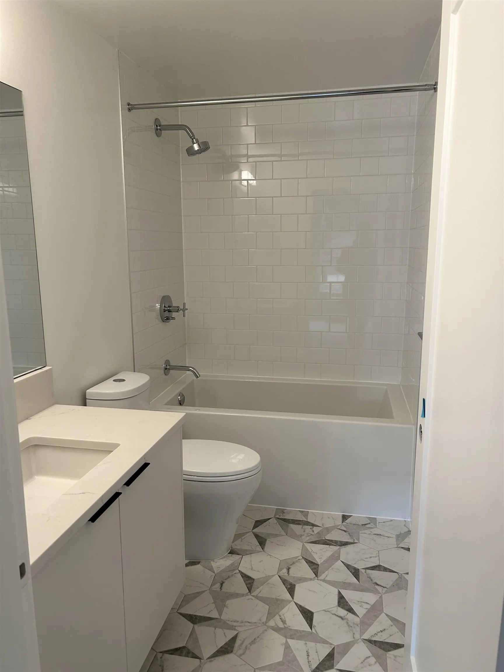 6 237 Ridgeway Avenue