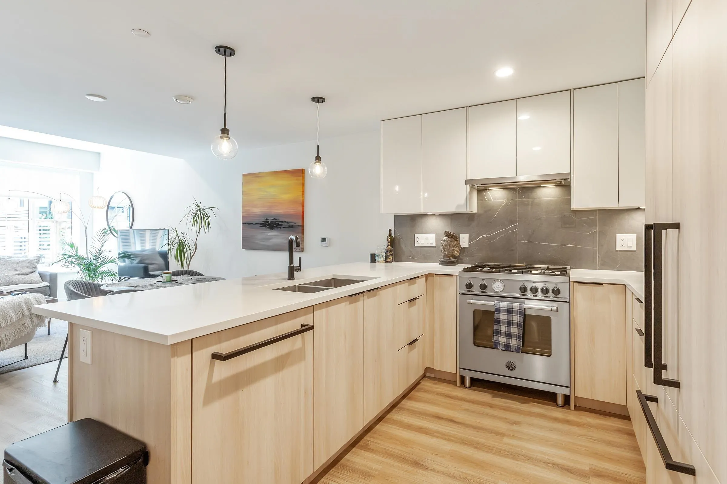 6 237 Ridgeway Avenue