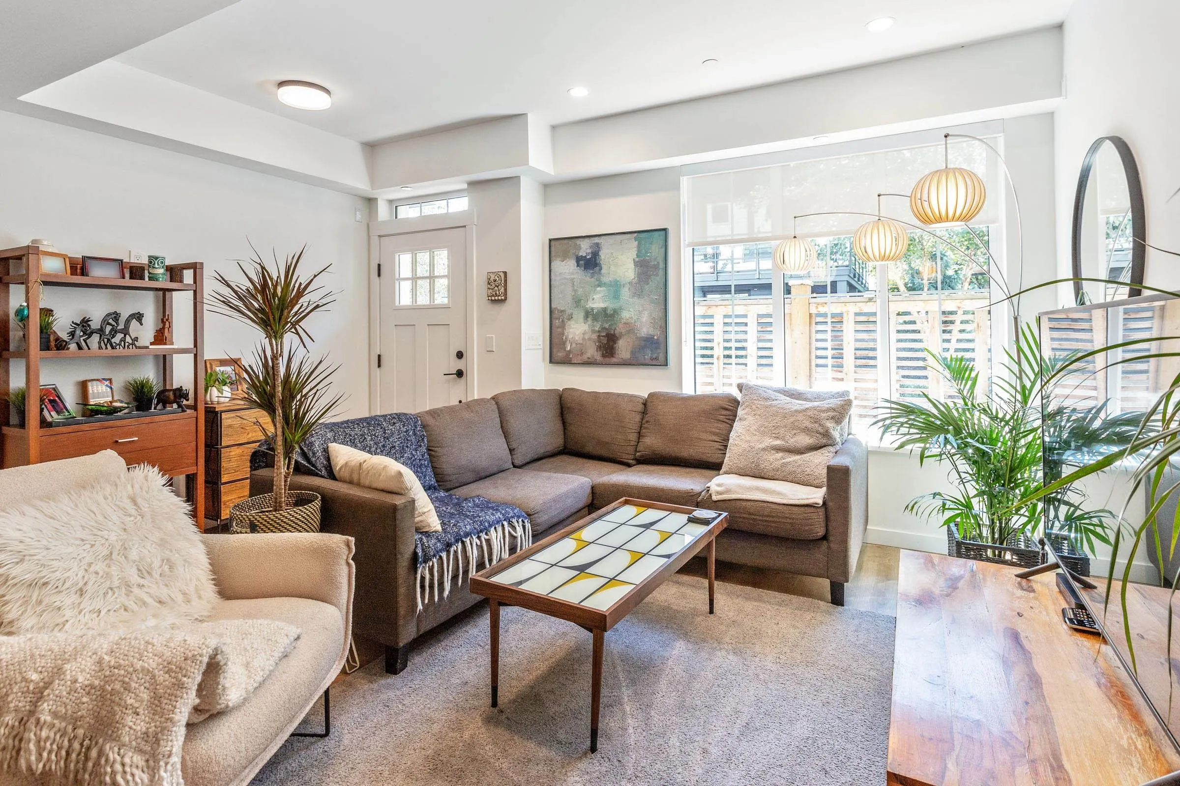 6 237 Ridgeway Avenue