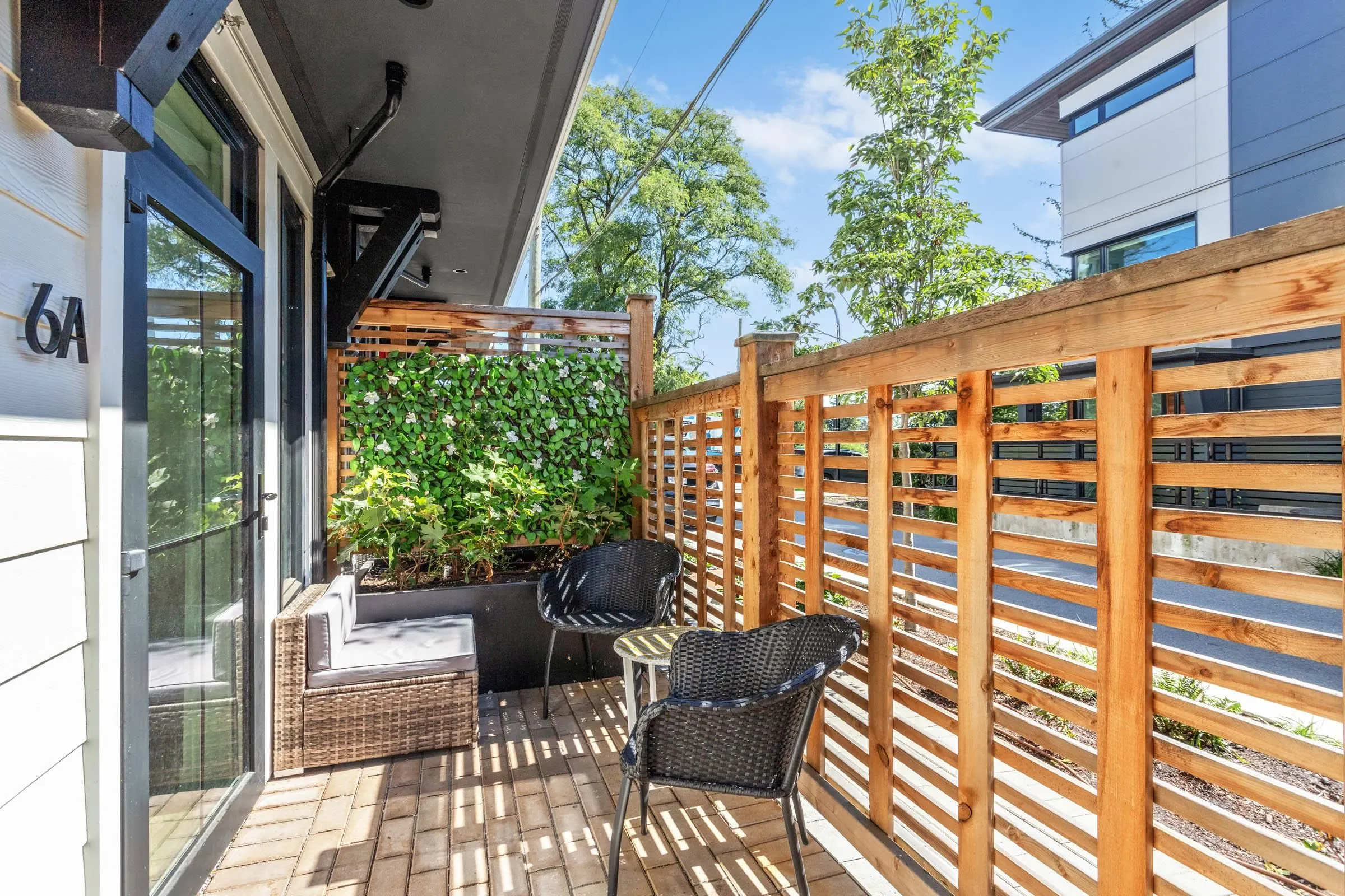 6 237 Ridgeway Avenue