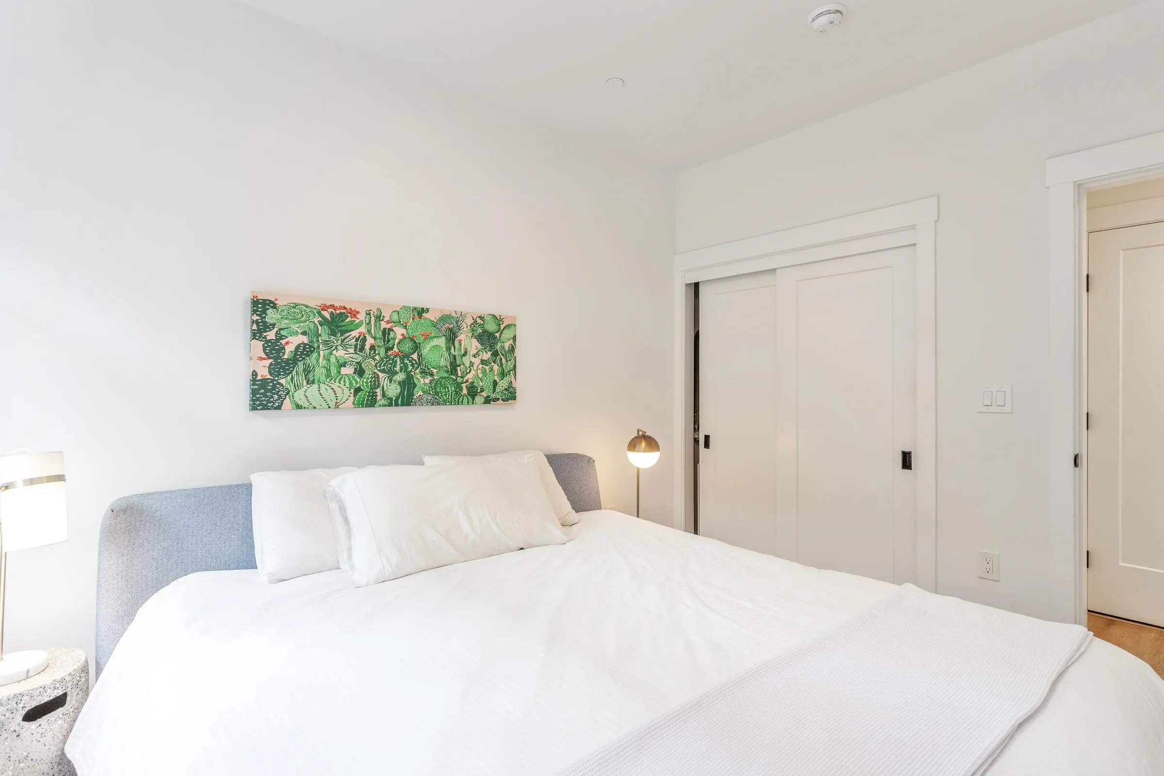 6 237 Ridgeway Avenue