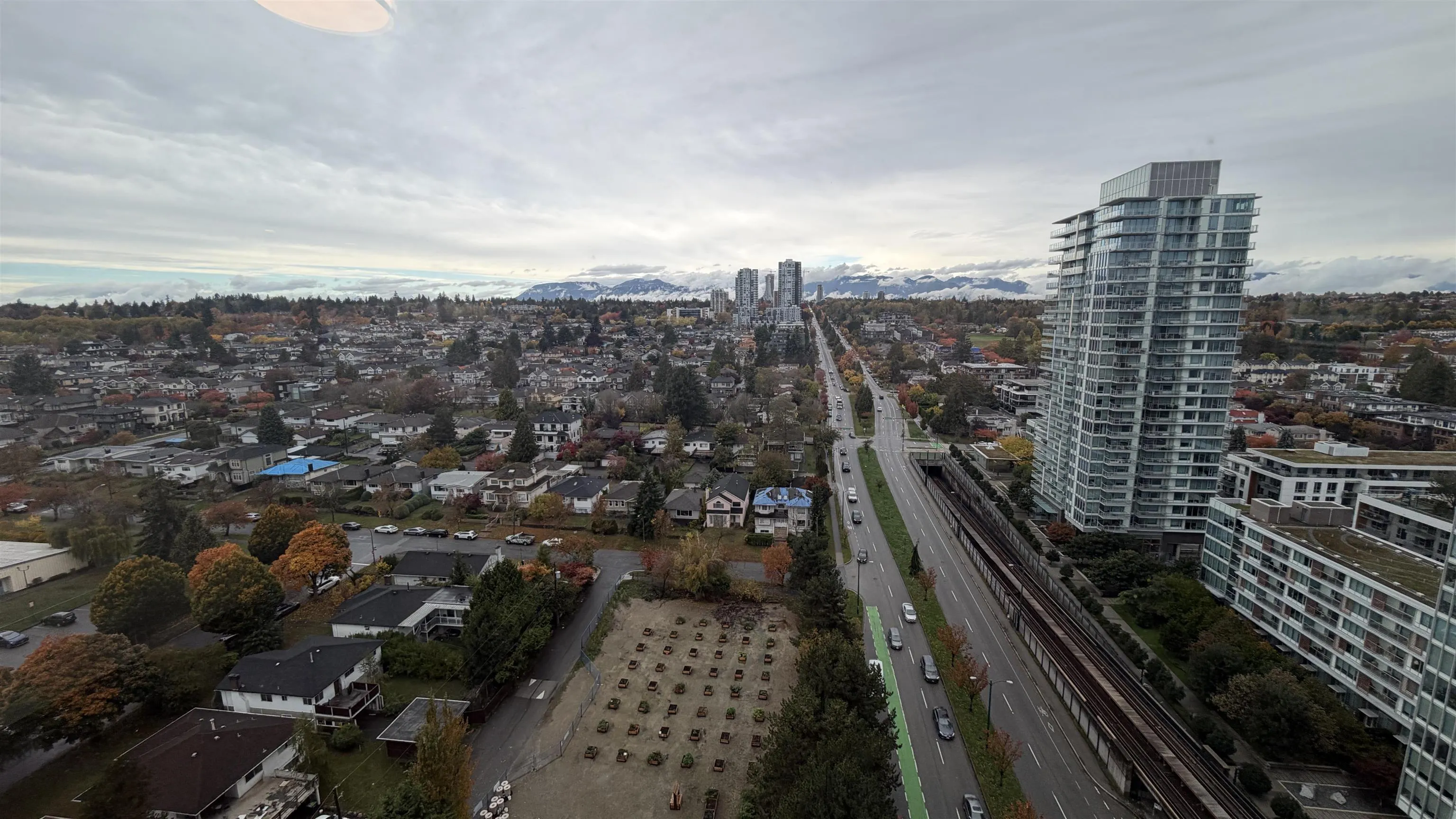 1905 8189 Cambie Street