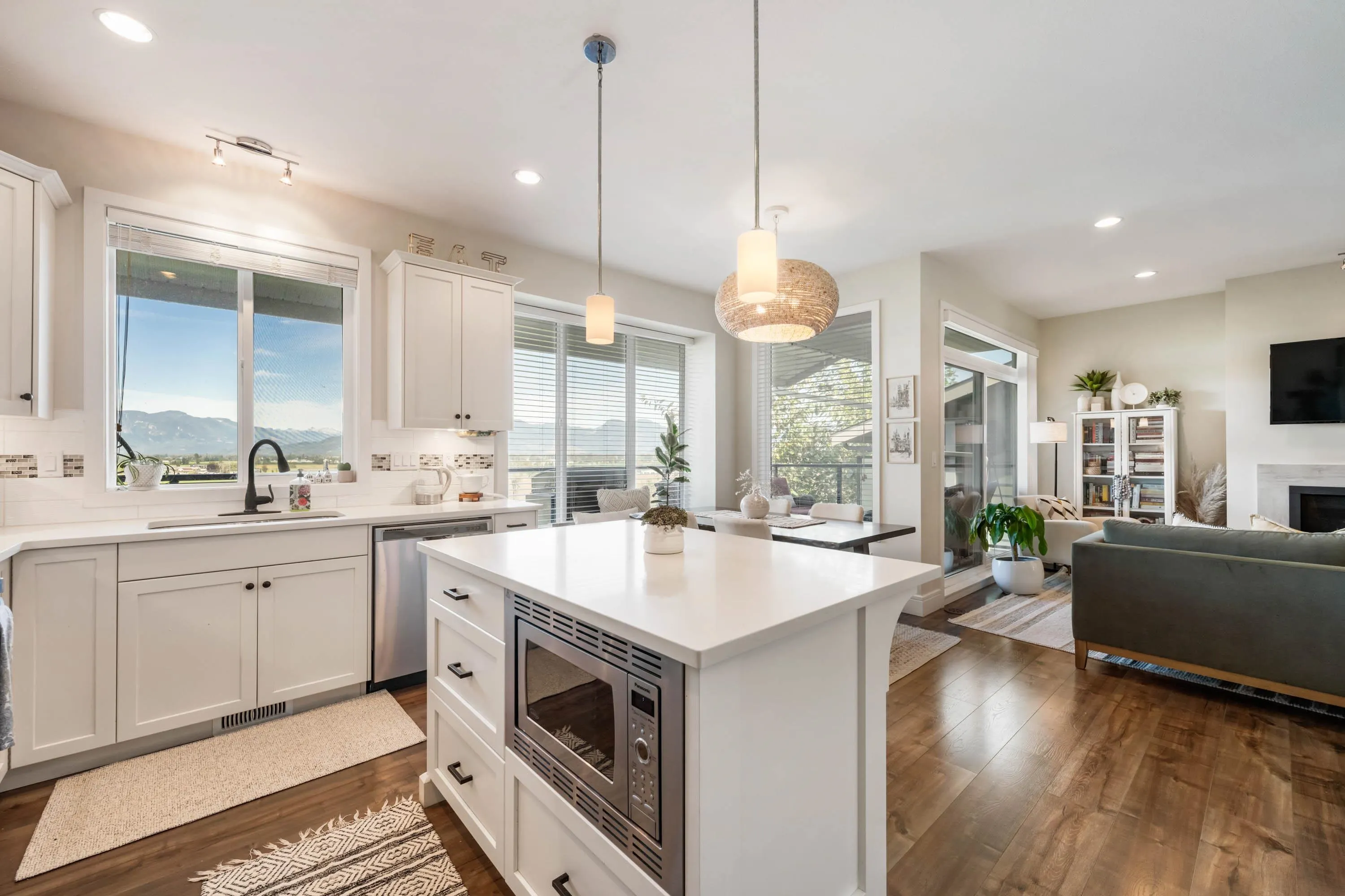 10 50634 Ledgestone Place